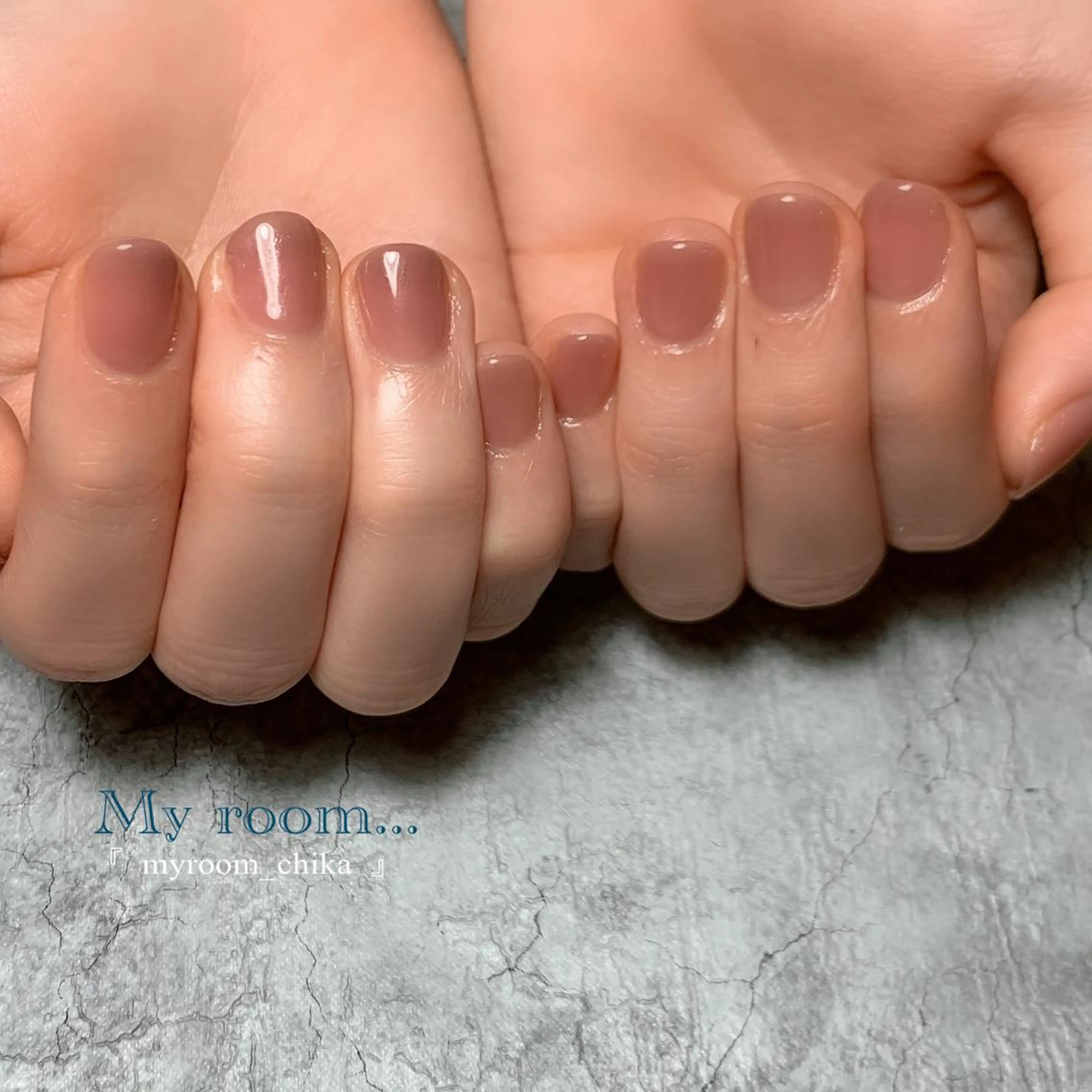 ネイル Amua.facial salon所属・ネイル・ハーブ Amua.新宿御苑のエステ・リラクイメージ