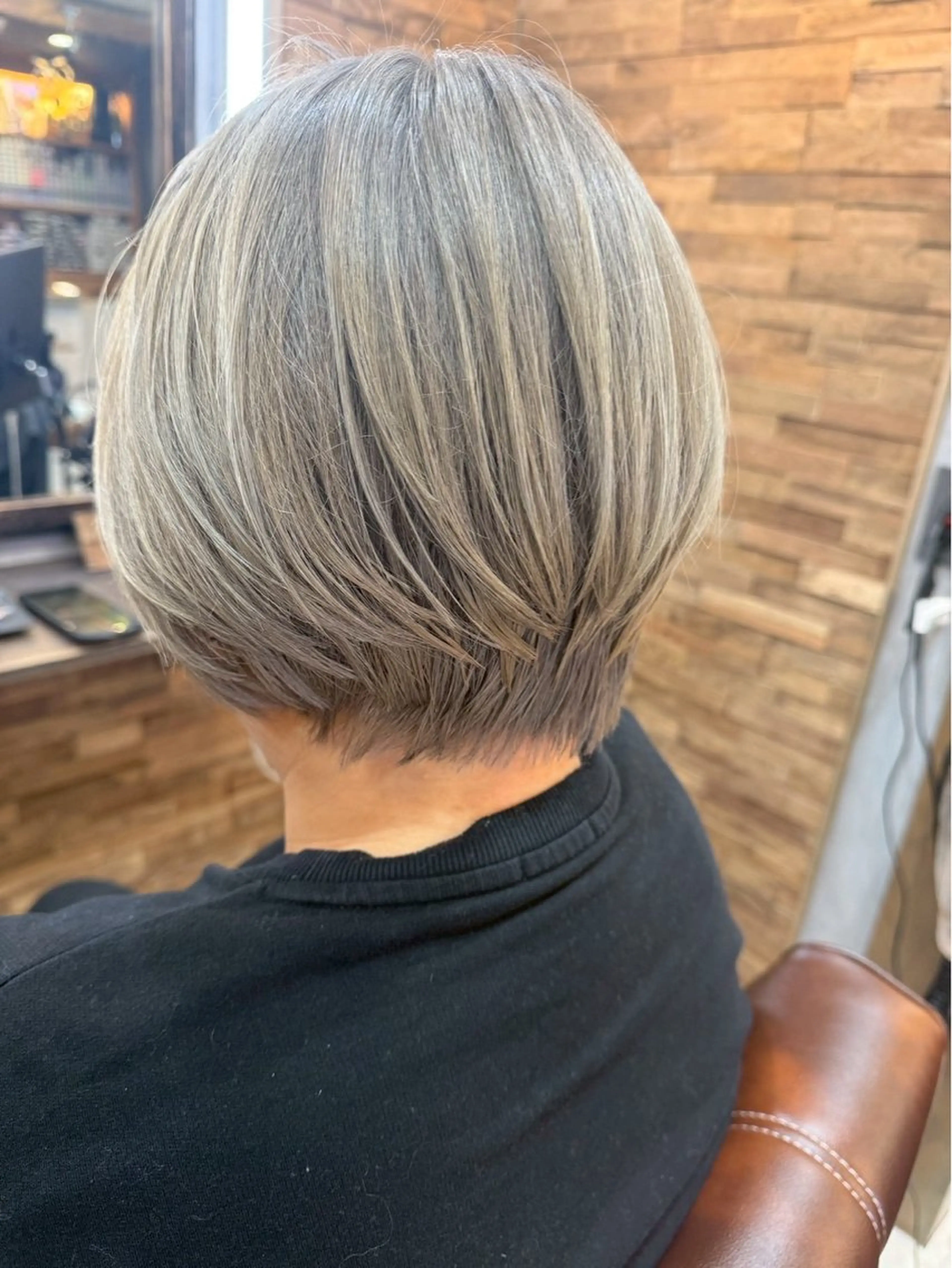 ショート カラー 白鳥 正孝のヘアスタイル