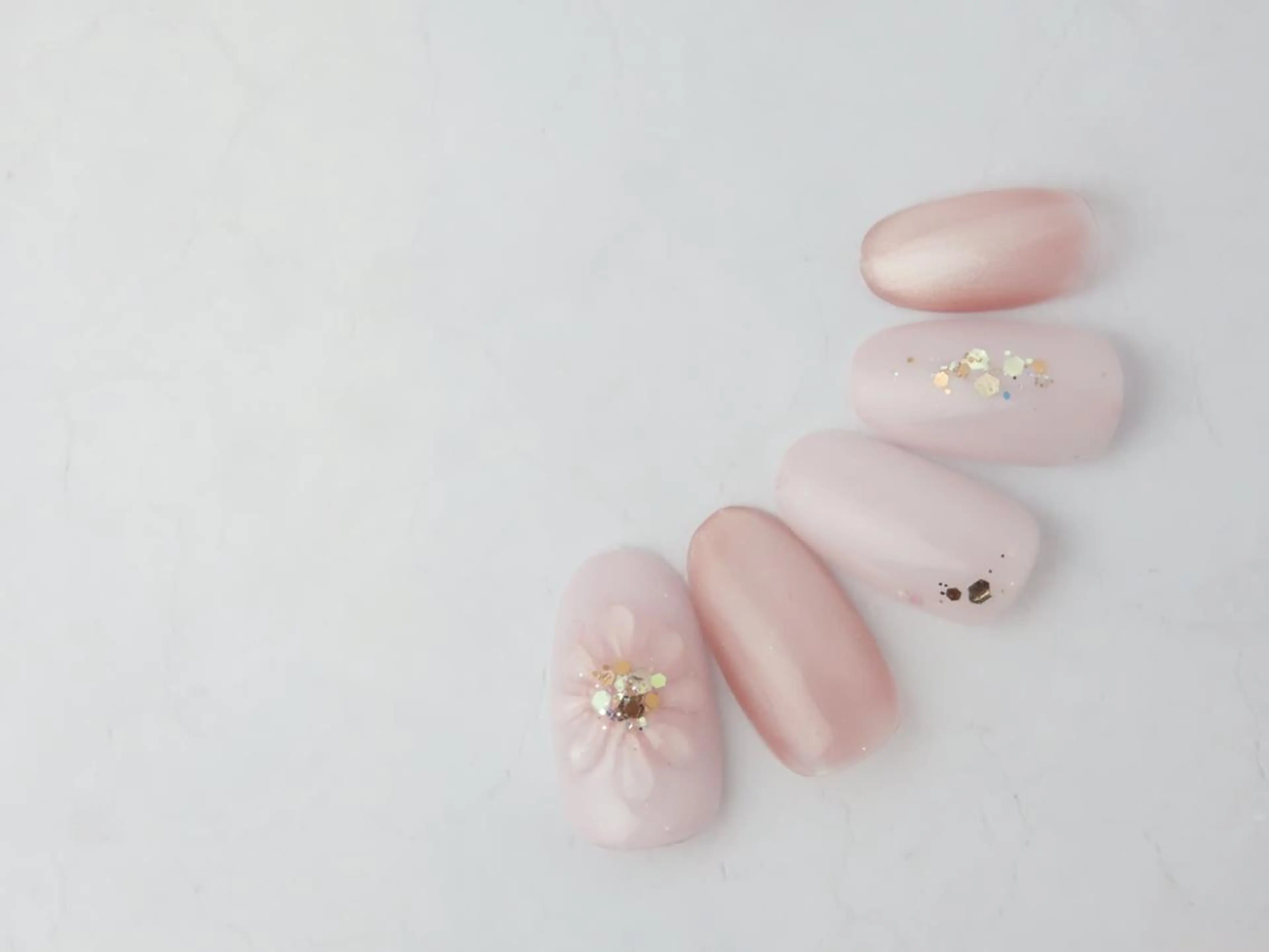 ネイル マグネットネイル ニュアンスネイル オフィスネイル ぷっくりネイル シンプルネイル ネイル＆まつ毛パーマ マニネイル碑文谷店のエステ・リラクイメージ