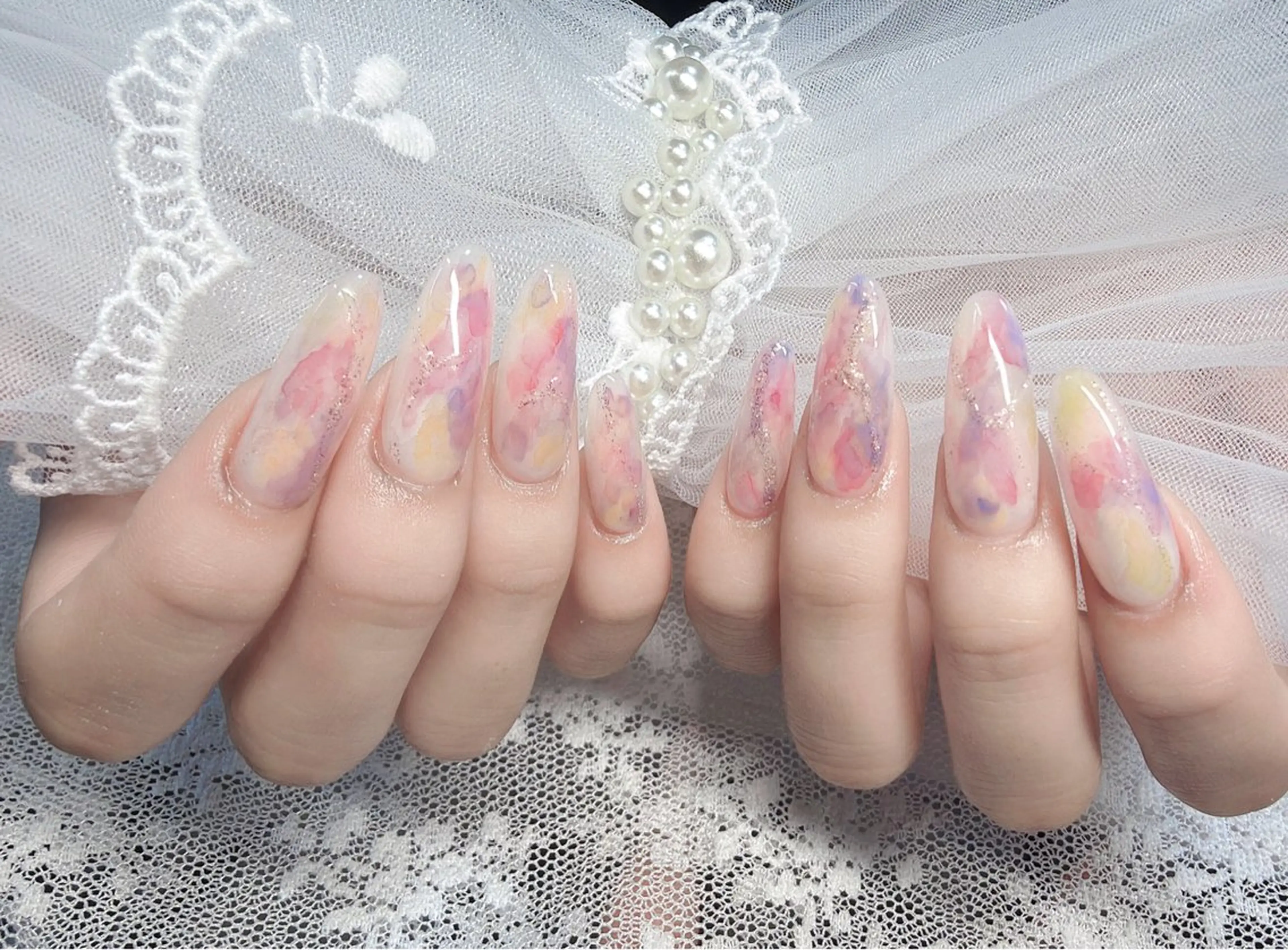 ネイル アートネイル オーロラネイル ガーリー キラキラネイル 韓国ネイル ハンドネイル Mio NailsalonUのネイルデザイン