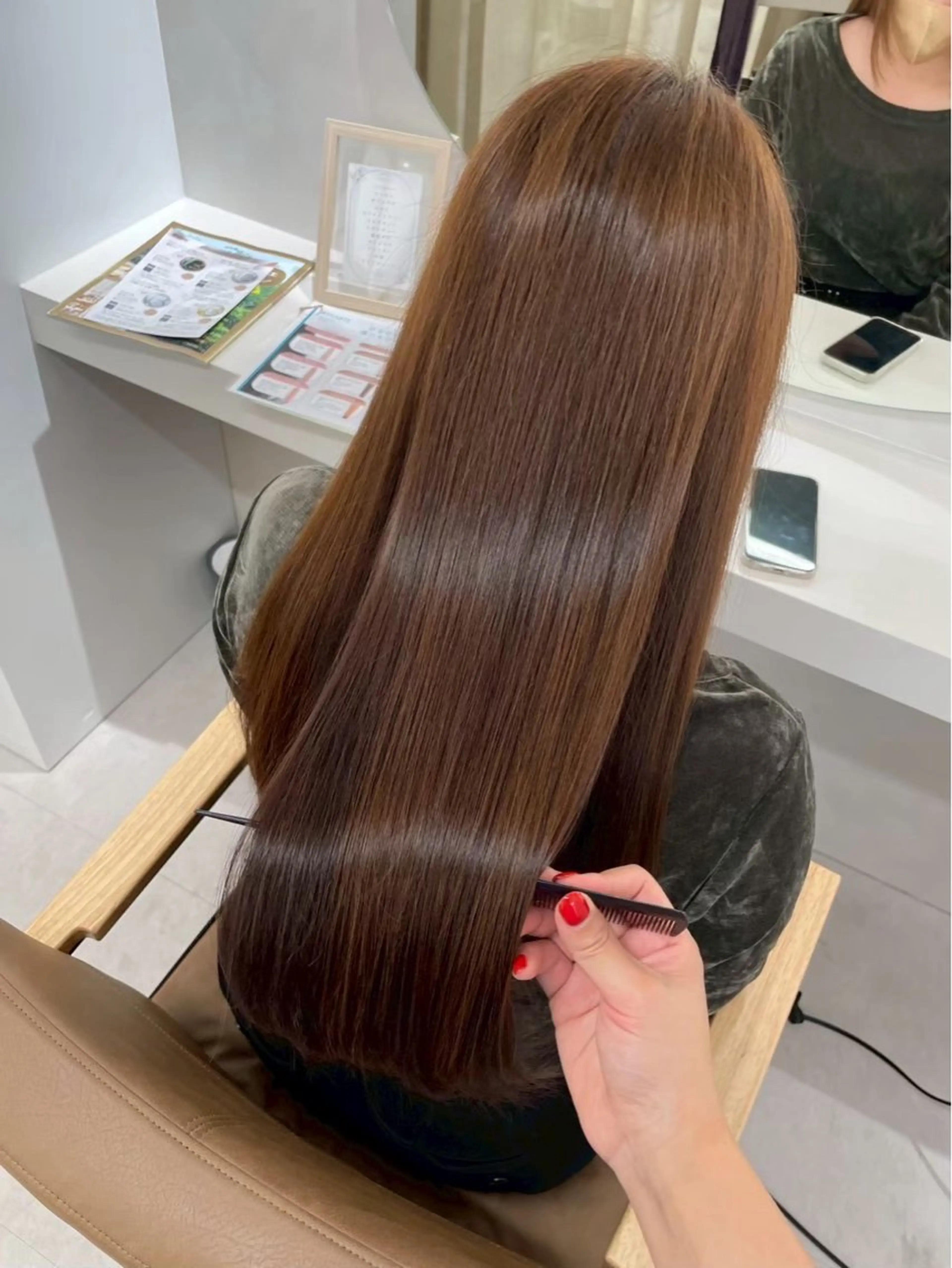 ロング SLASHスラッシュ 伊藤眞代のヘアスタイル