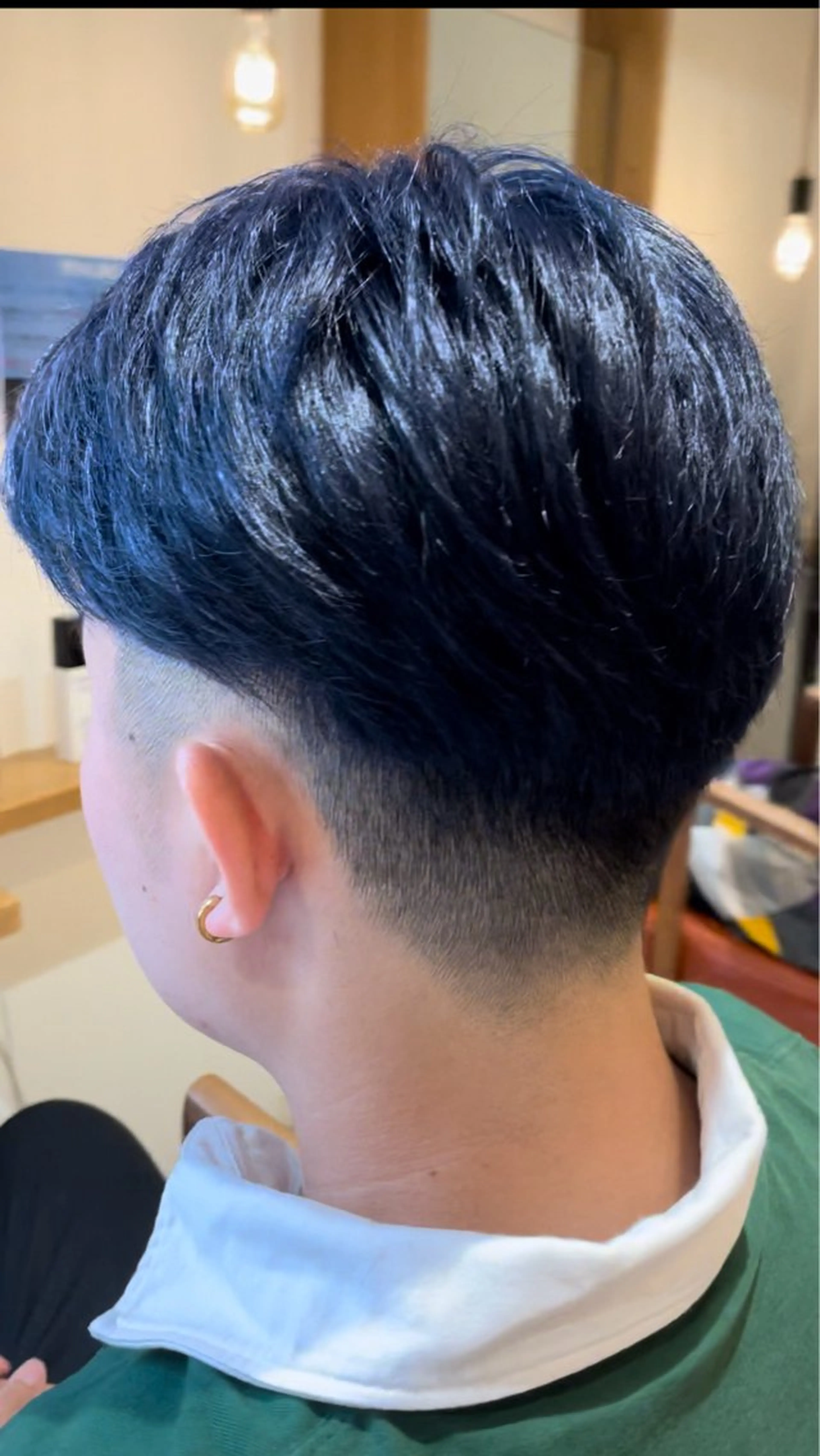 カラー メンズ 黒髪 ブルーカラー ブルーブラック Lian山田 駿のヘアスタイル