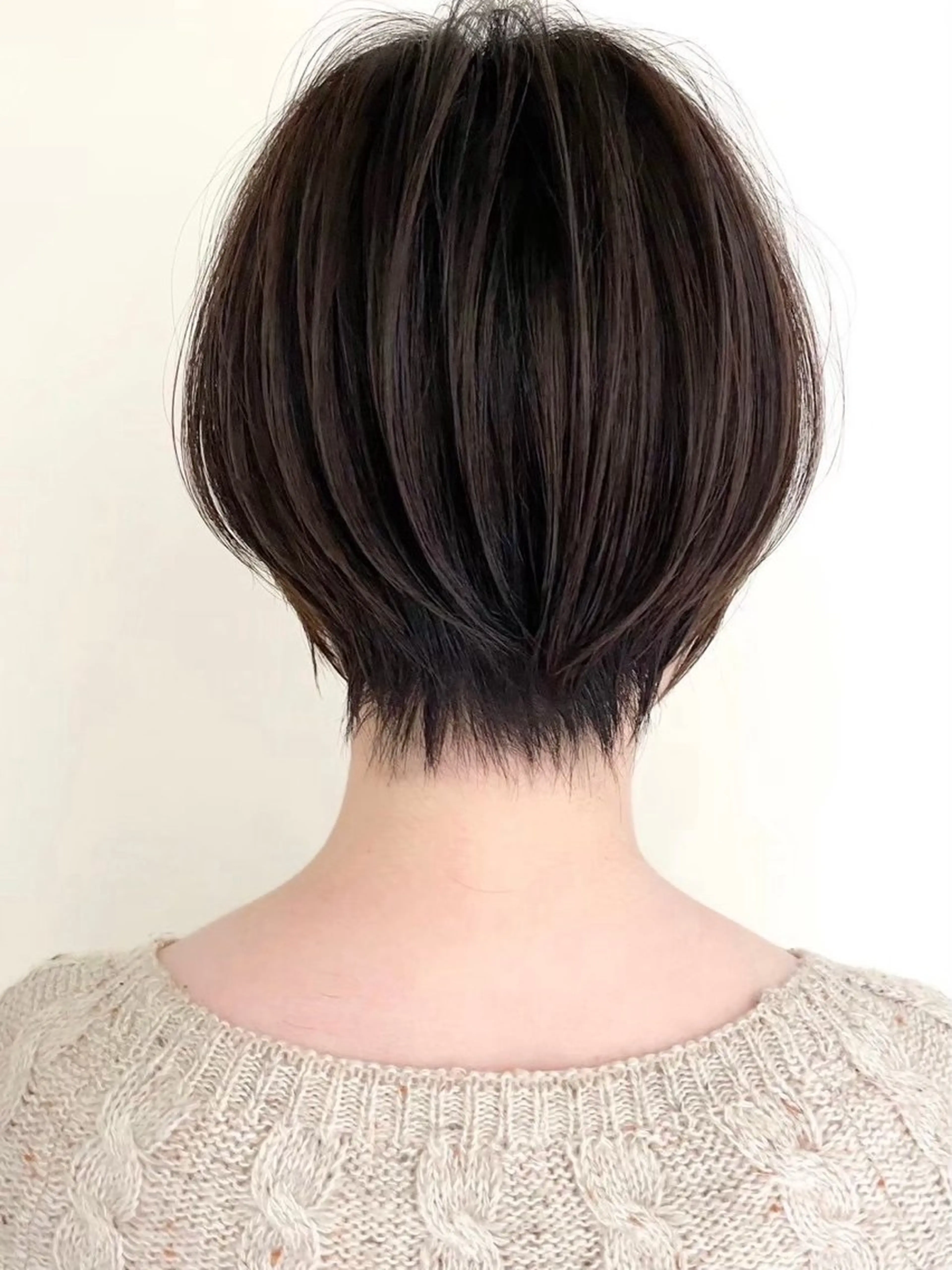 セミロング カラー ヘアアレンジ 艶カラー ／韓国風カラーのヘアスタイル