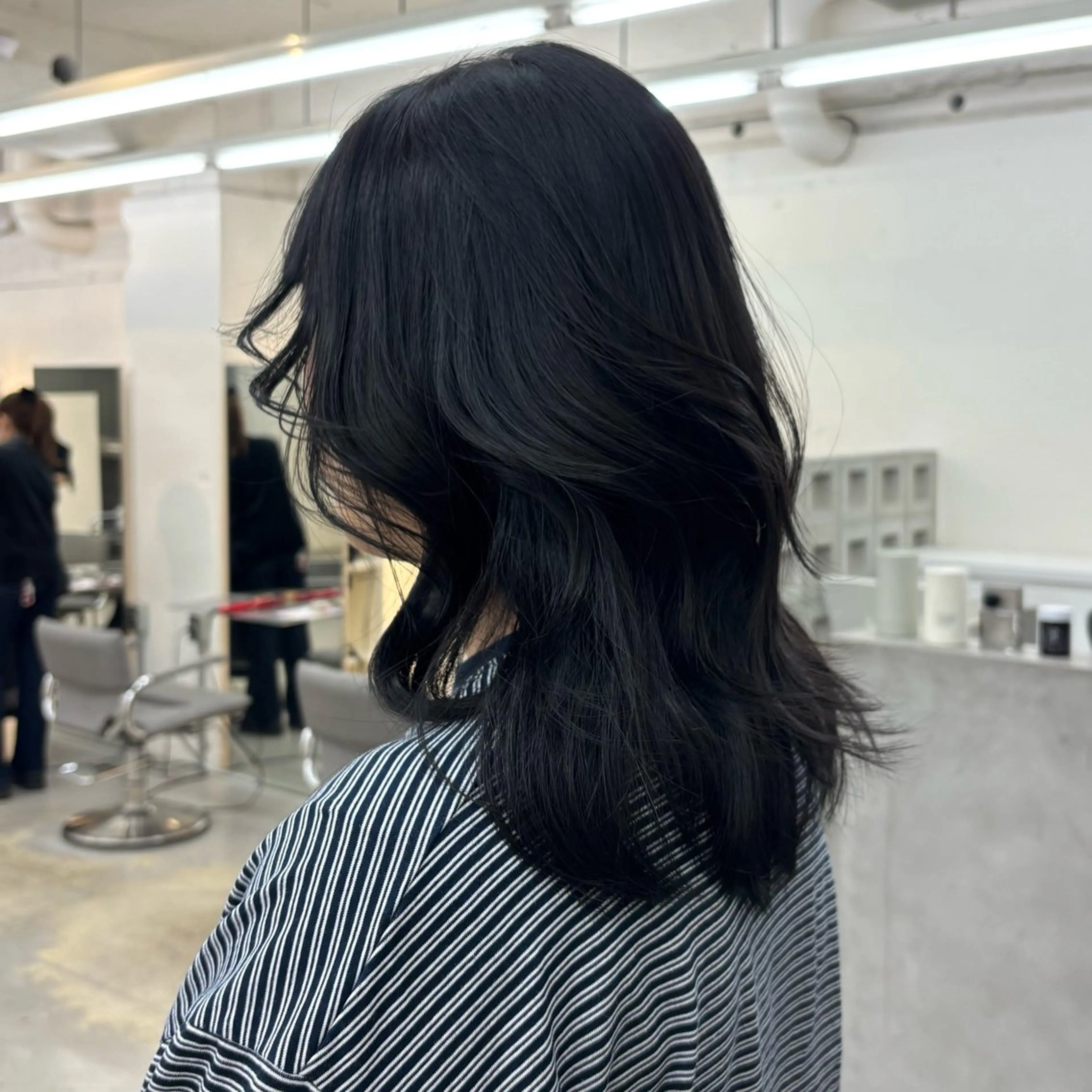 ミディアム 暗髪／艶髪／渋谷/ モモカ🎀のヘアスタイル