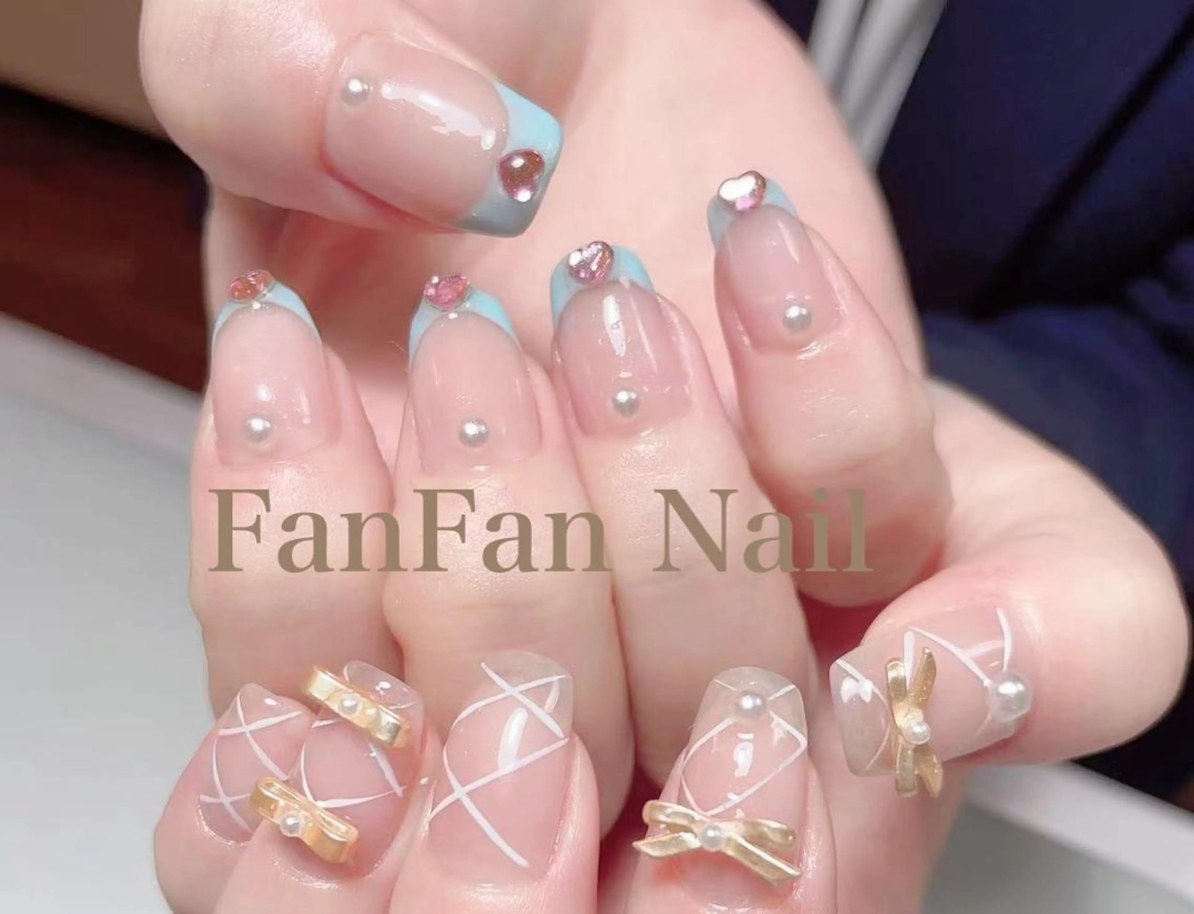 ネイル アートネイル オーロラネイル ガーリー キラキラネイル 韓国ネイル Fanfan  長さ出し専門のネイルデザイン