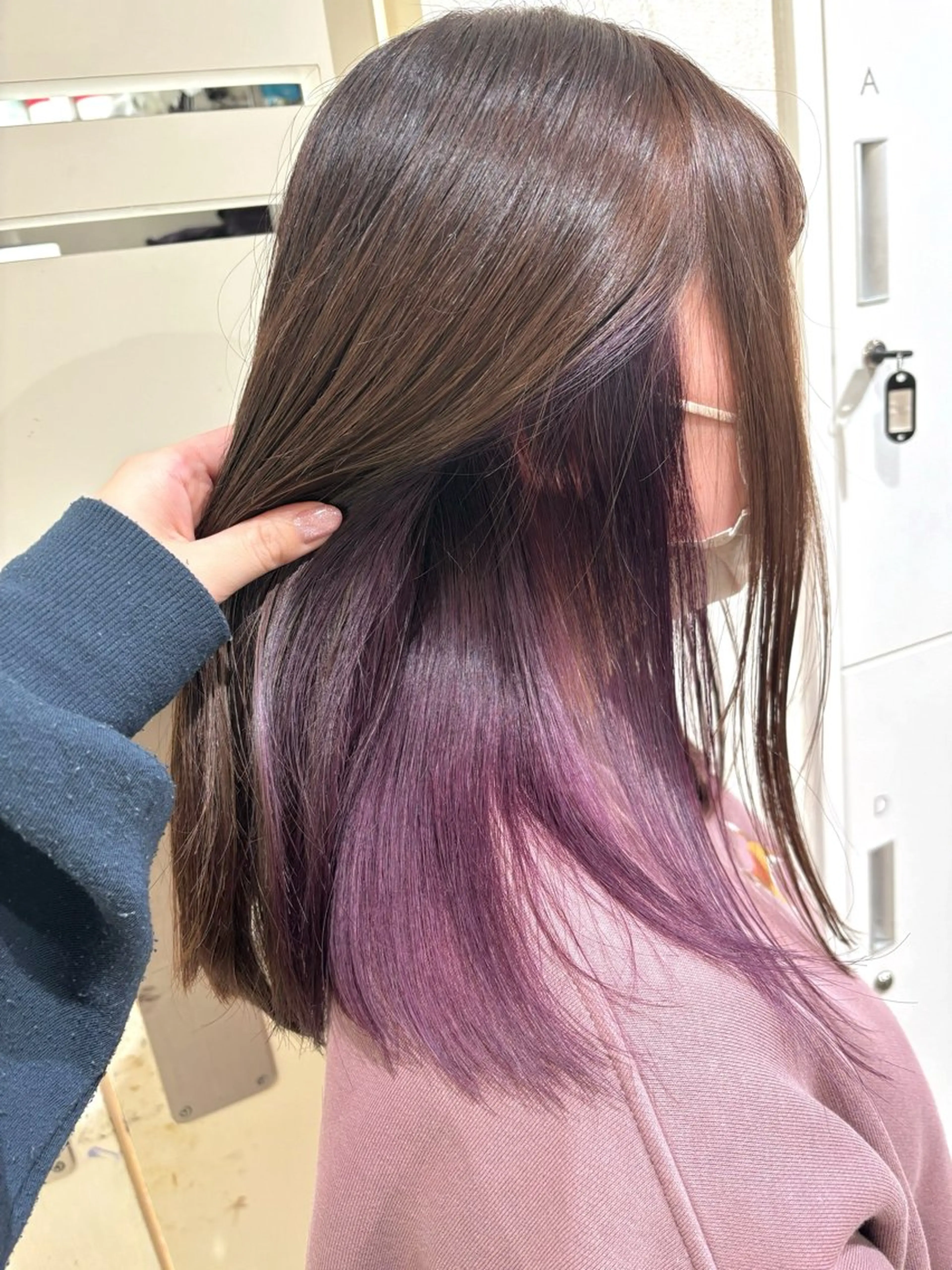 セミロング カラー ヘアカラー 一目惚れ艶ハイトーン バンド/しほのヘアスタイル