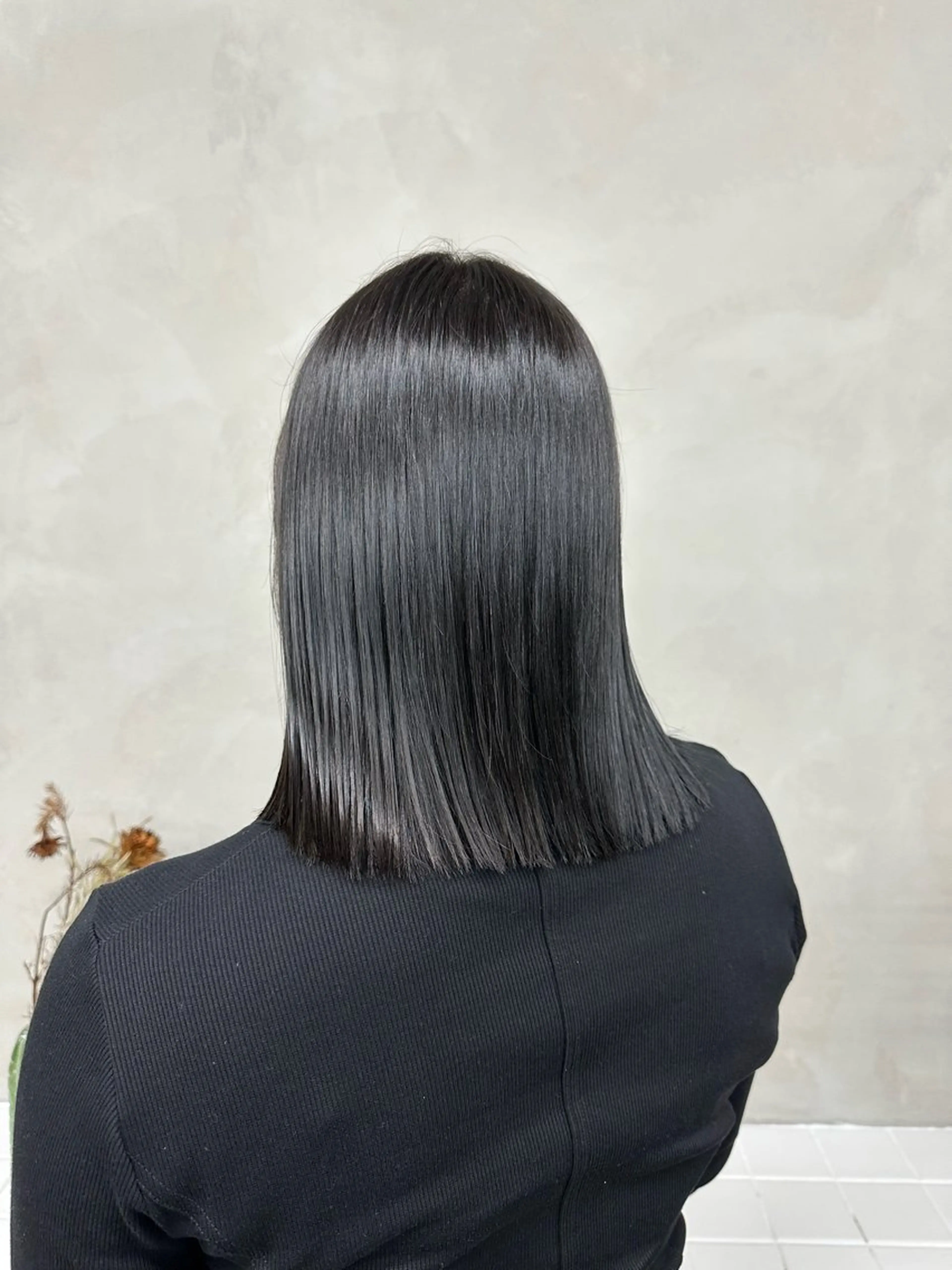 ミディアム カラー カット トリートメント ヘアセット 圧倒的 毛流れ センターパートのヘアスタイル