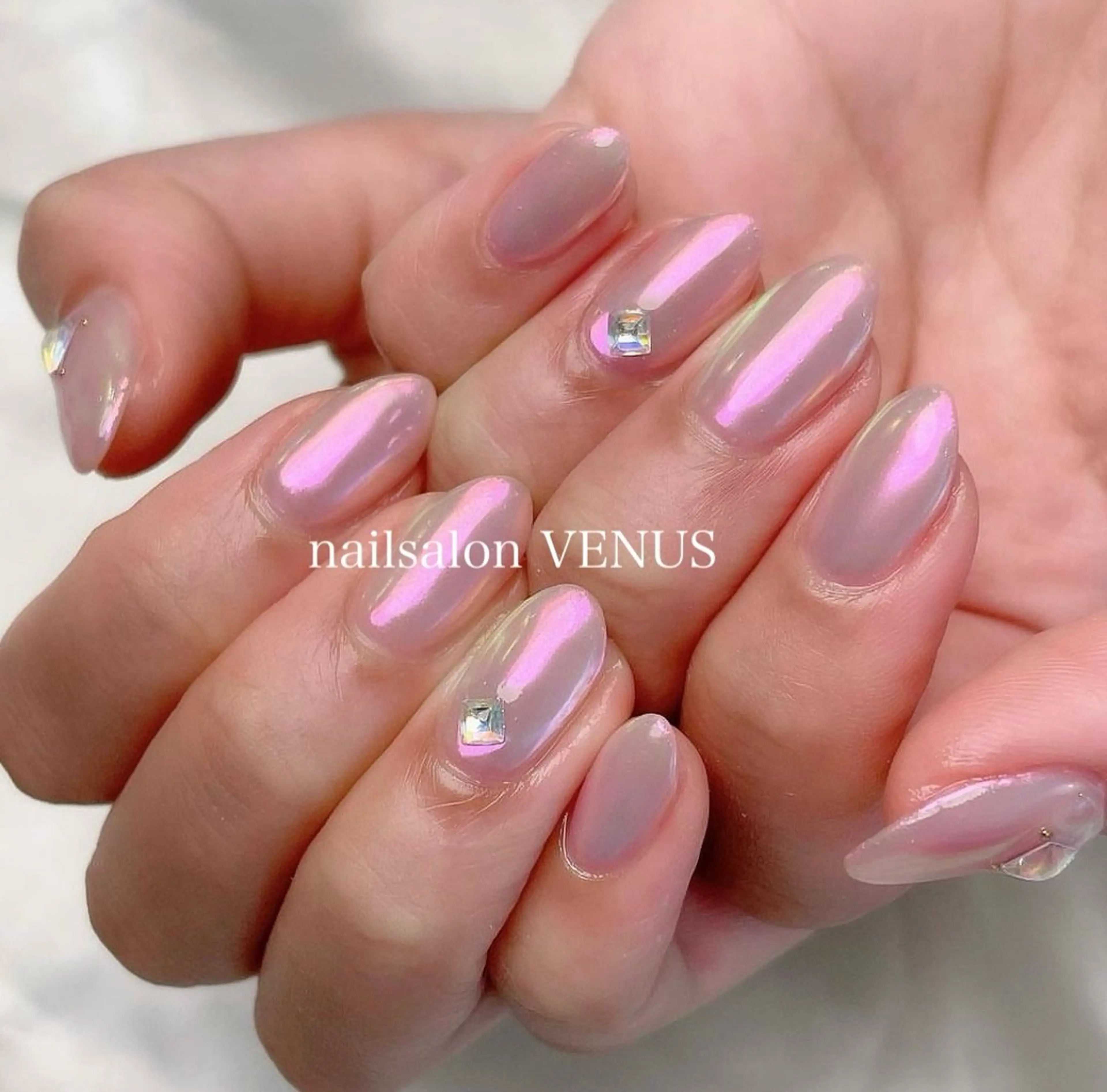 ネイル オーロラネイル 氷ネイル・うるうるネイル ピンク nailsalon VENUSのネイルデザイン