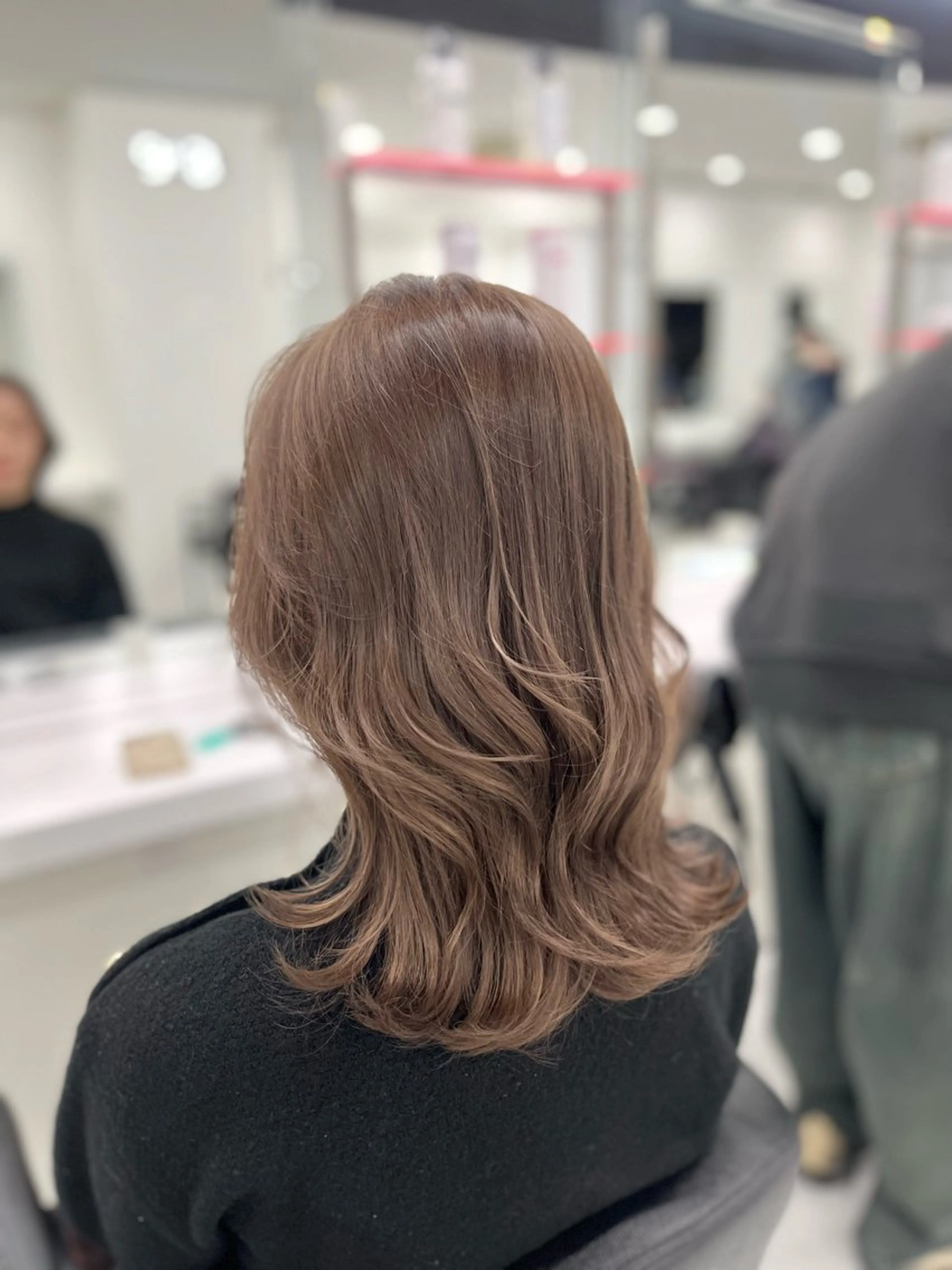 ミディアム ヘアカラー トリートメント ヘッドスパ 淡色カラー 🫧NAOYA 🫧のヘアスタイル