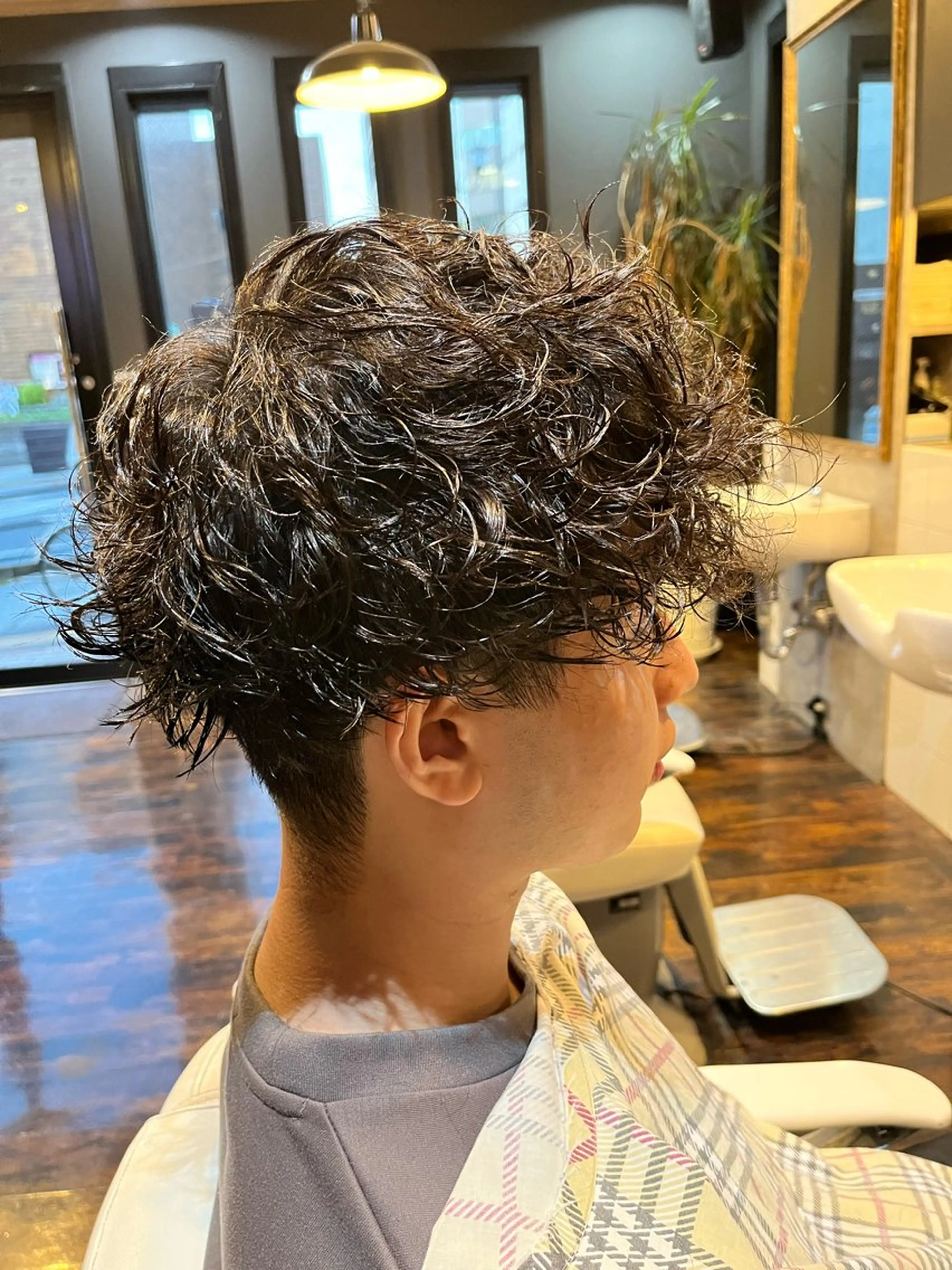 ショート パーマ メンズ マッシュ メンズパーマ カット パーマ ヘアセット 夜に通える 理容室山崎健立のヘアスタイル