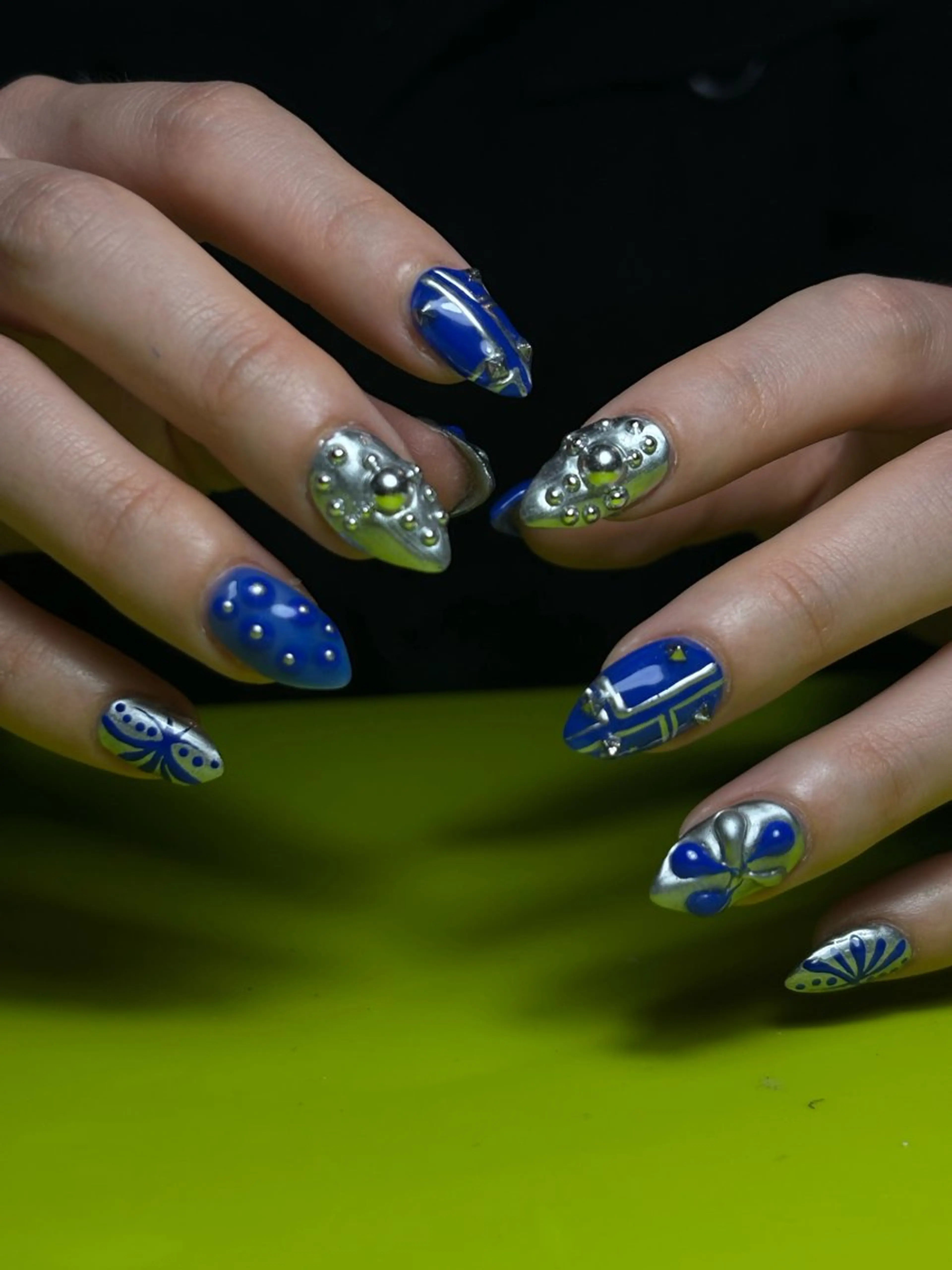 ネイル 個性派NANA ネイルのネイルデザイン