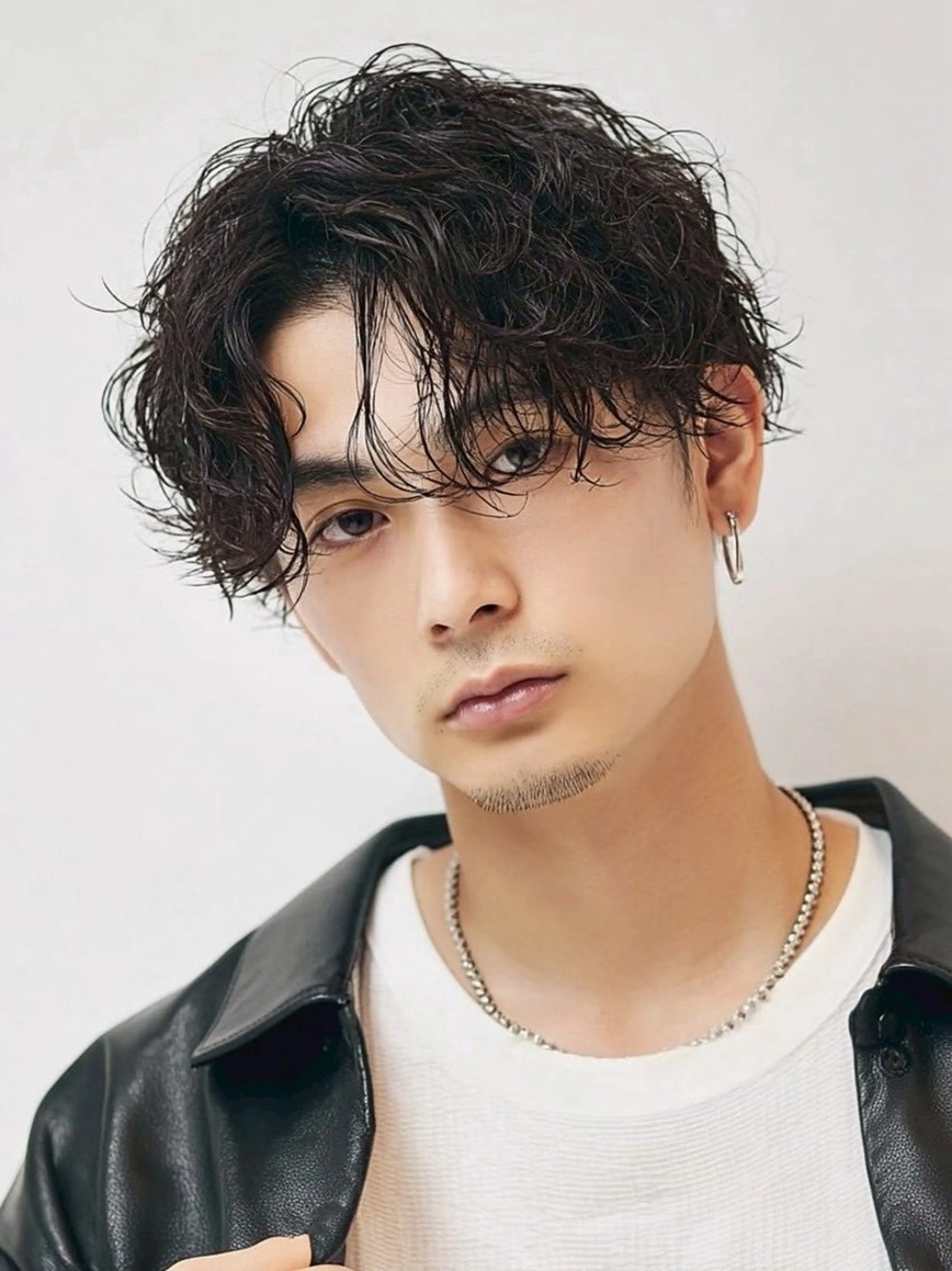 カラー パーマ メンズ メンズパーマ 髪質改善 縮毛矯正 ストレートパーマ カット ヘアカラー パーマ 西 優衣奈のヘアスタイル