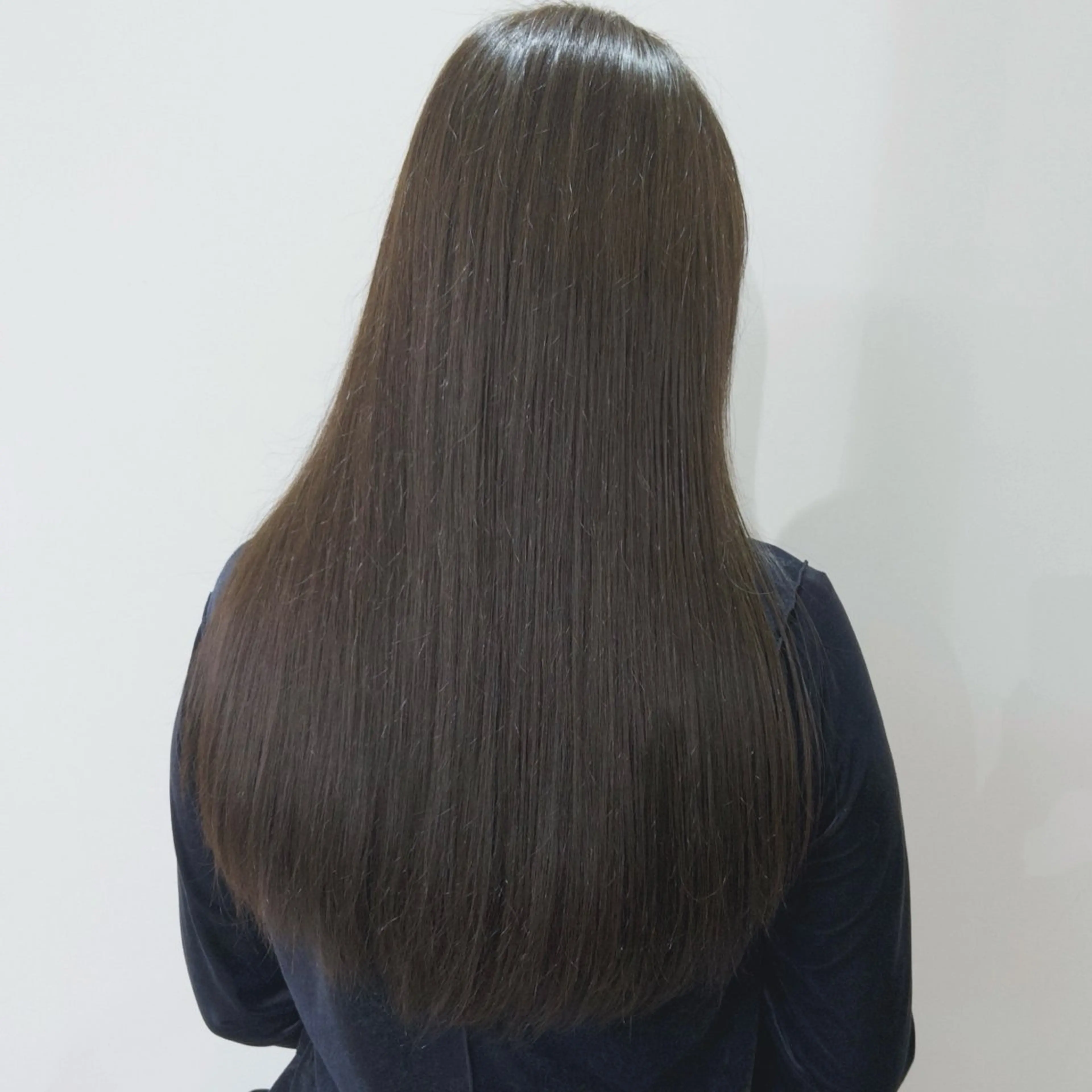 [縮毛矯正+カット]髪がまとまる自然なストレートに✨の写真