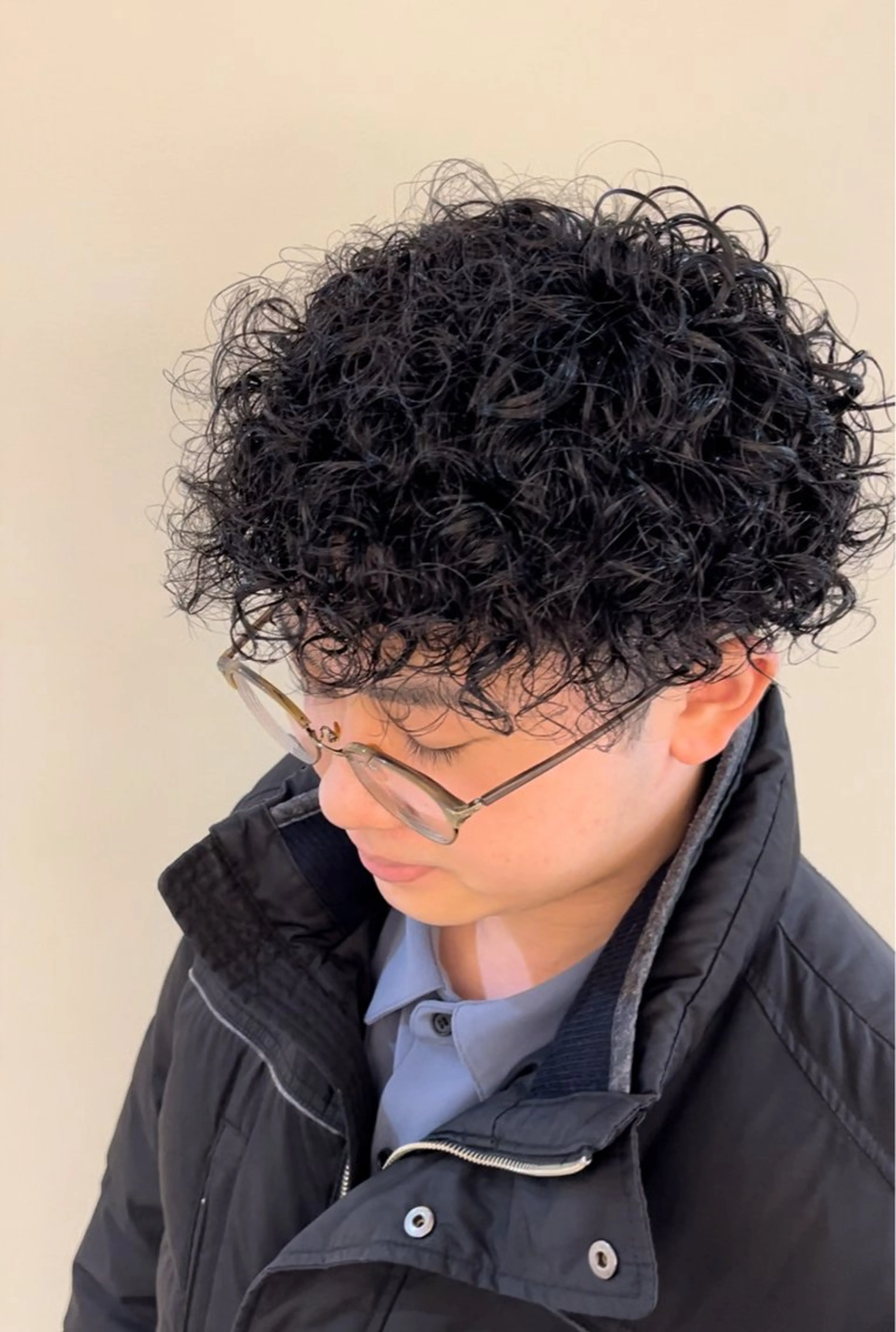 ショート パーマ メンズ メンズパーマ プードルパーマ プードルパーマ 嵯峨 大地／パーマ／ ハード系／特殊系のヘアスタイル