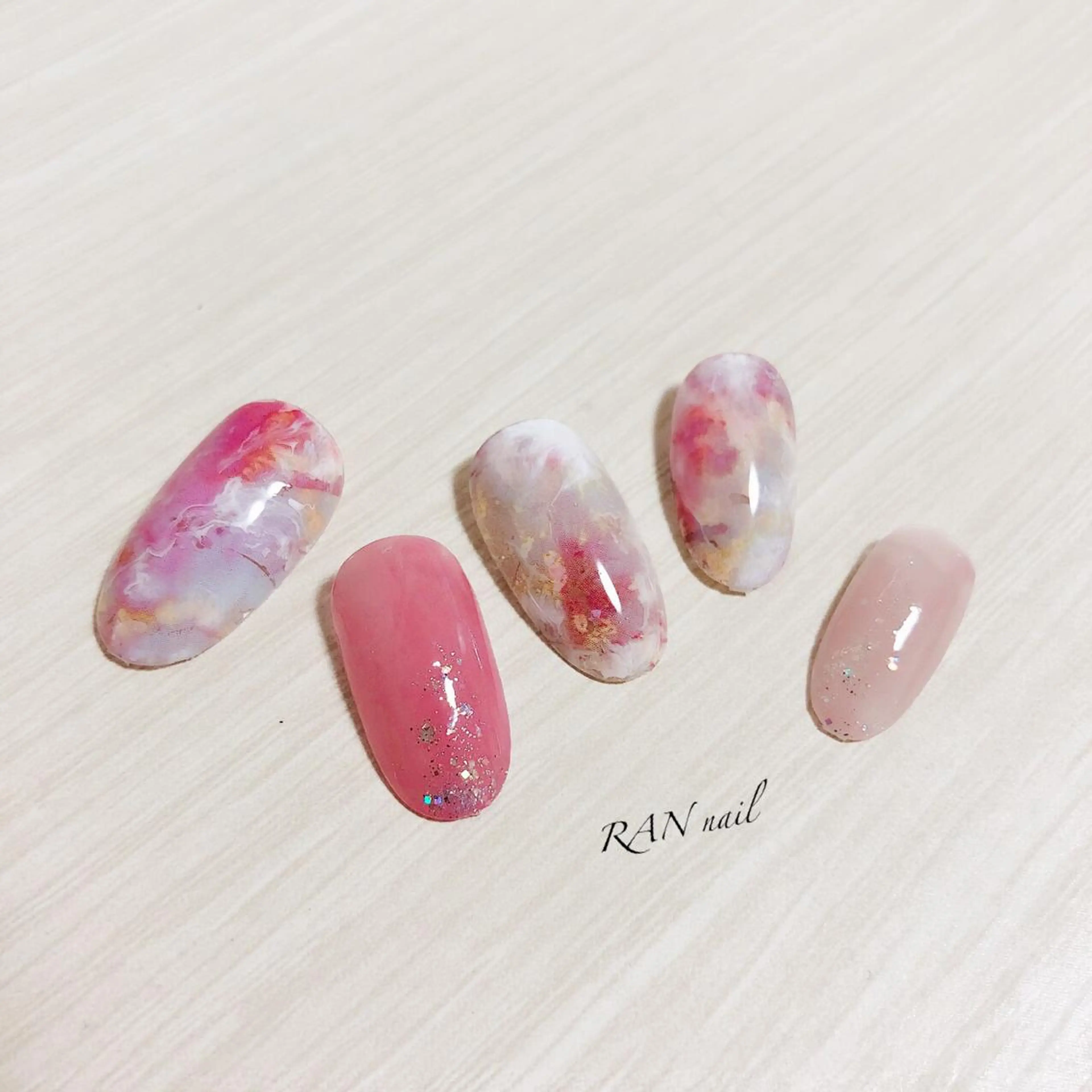 ネイル ピンク 春ネイル ホワイト ハンドネイル フットネイル RAN nailのネイルデザイン