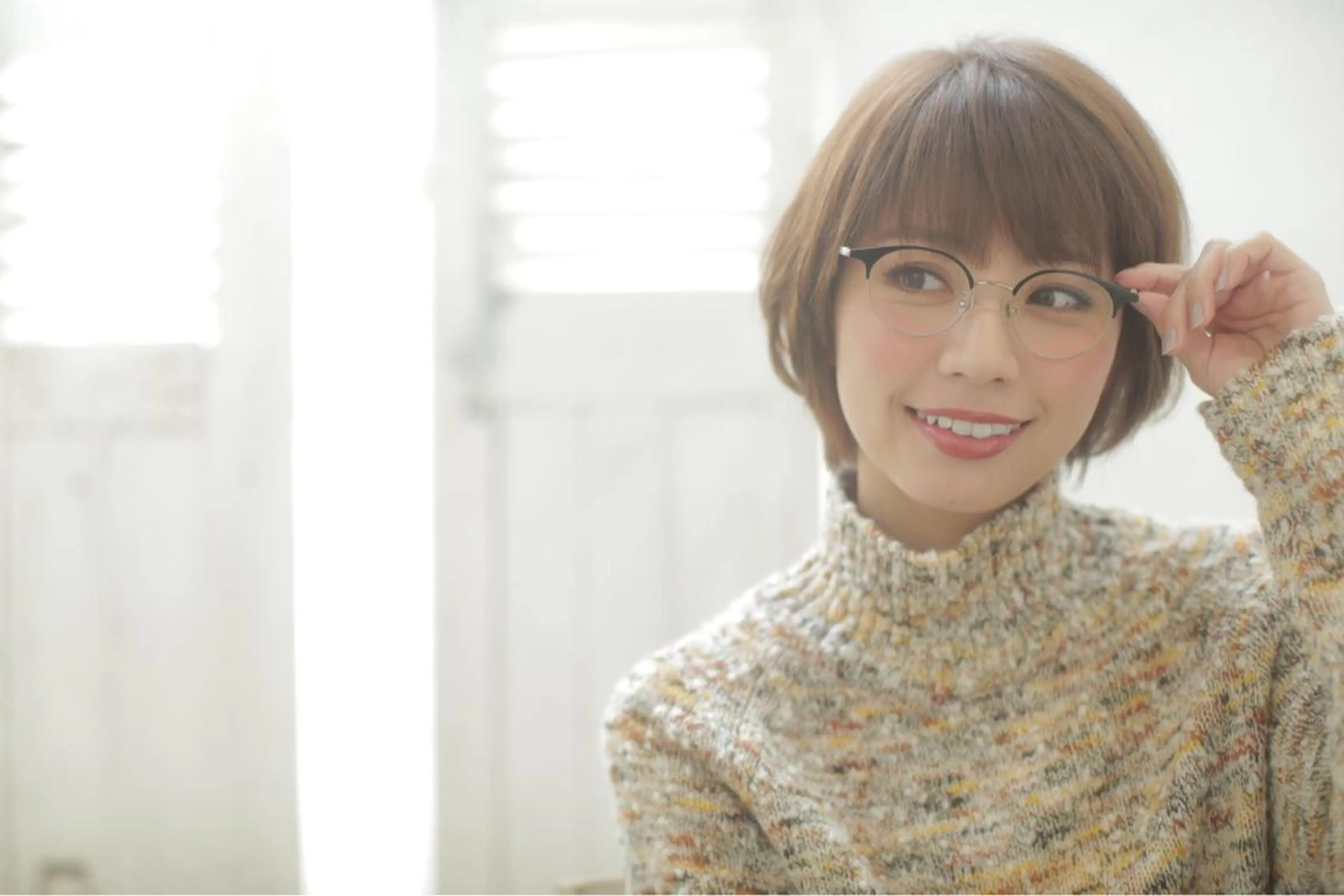 ショート カラー パーマ 黒髪 ボブ 斜めバング 似合わせカット ショートヘア エイト ウメダのヘアスタイル