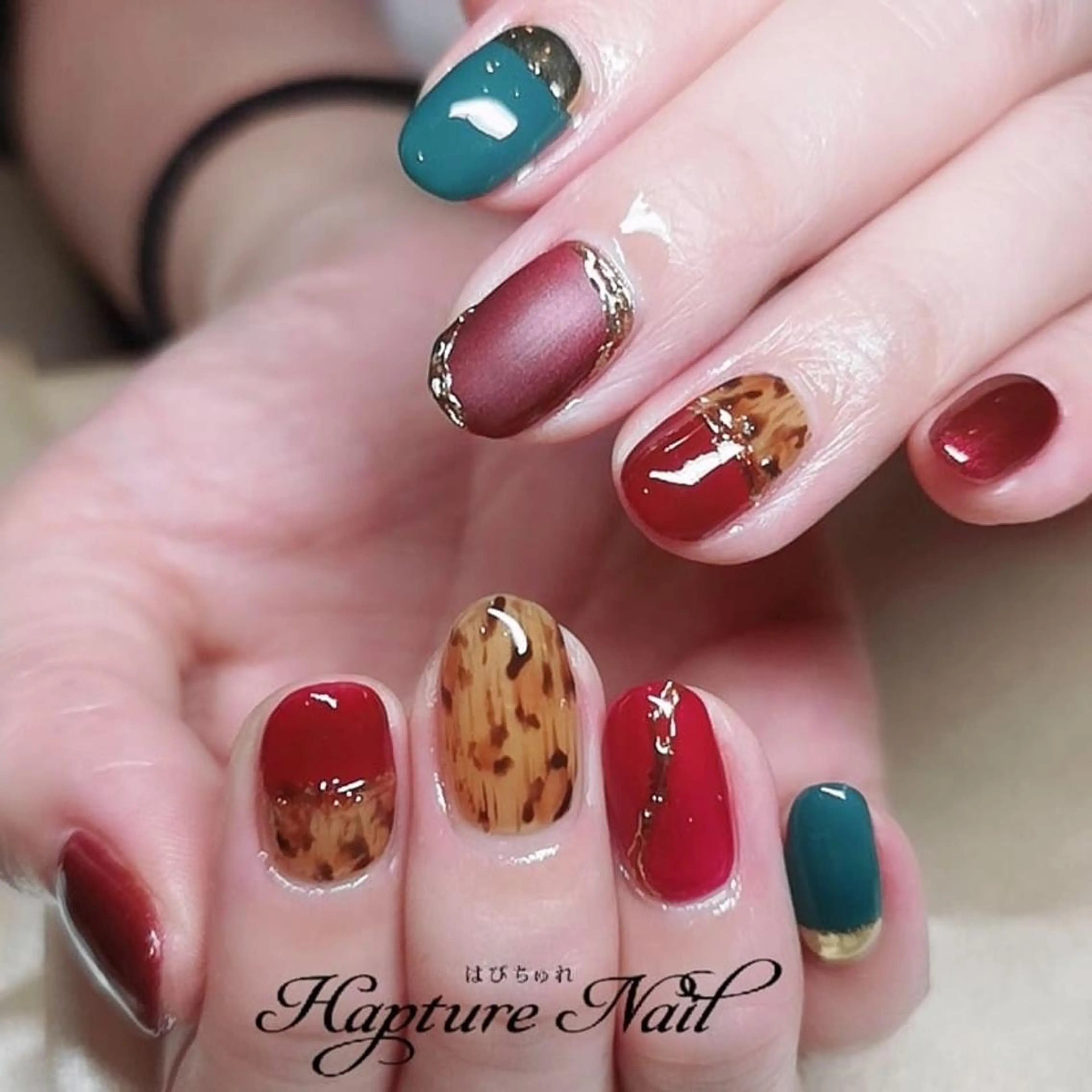 ネイル アニマル柄 アートネイル ボルドー グリーン マットネイル m- Hiroのネイルデザイン