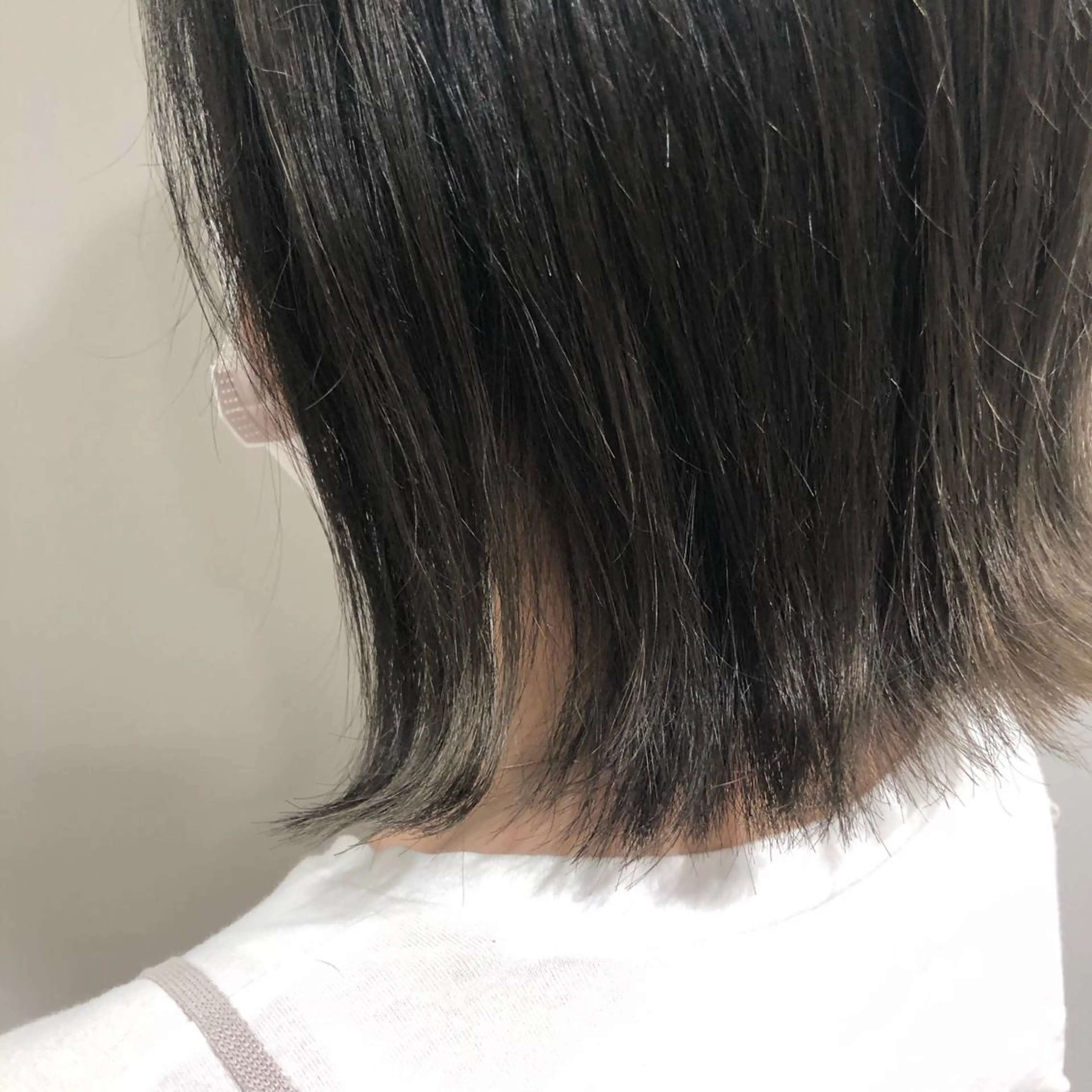 ミディアム カット ヘアカラー 白土 さくらのヘアスタイル