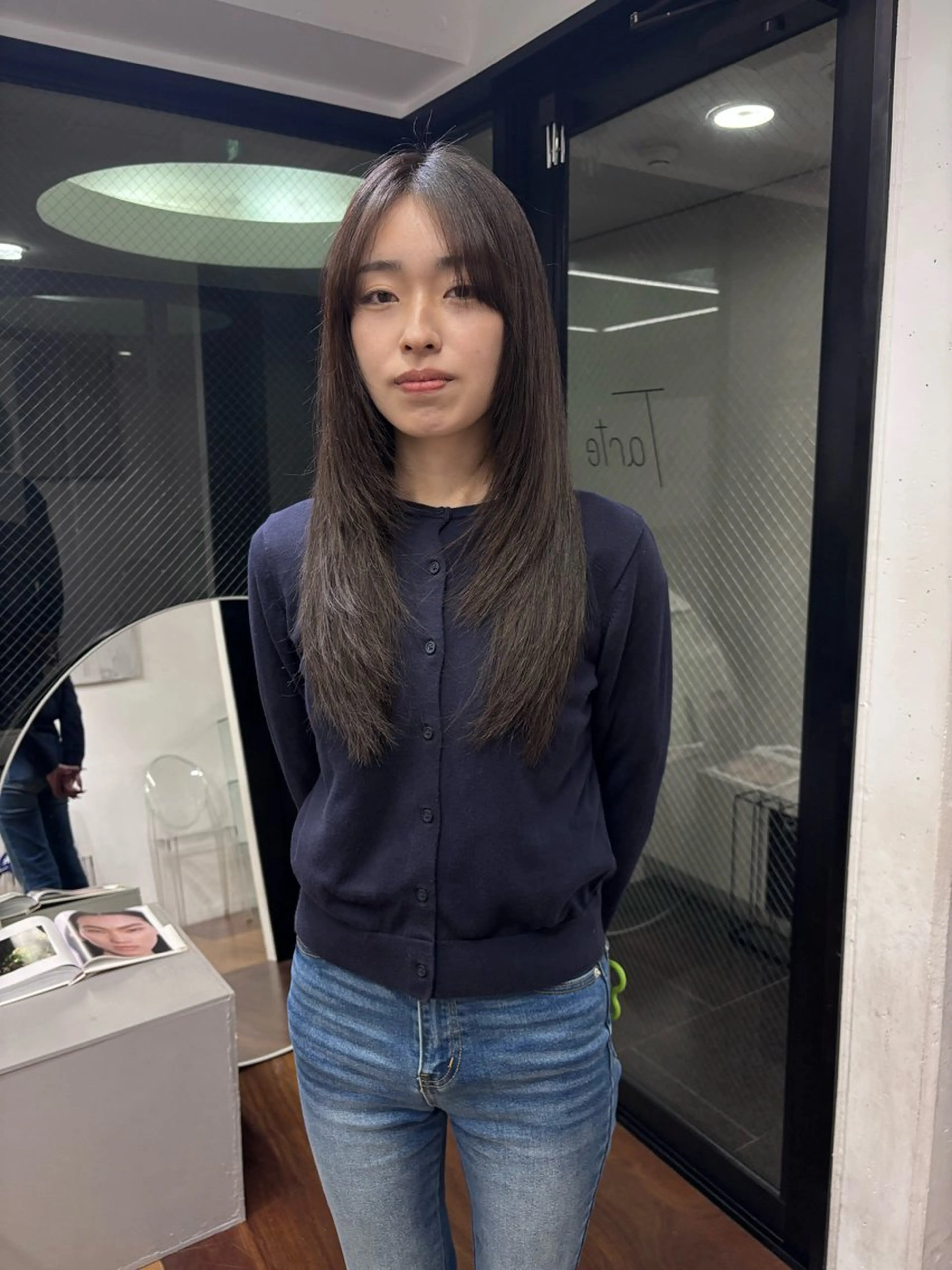 ロング レイヤーカット ロング 柔らかストレートと ツヤカラー/和田陽向のヘアスタイル