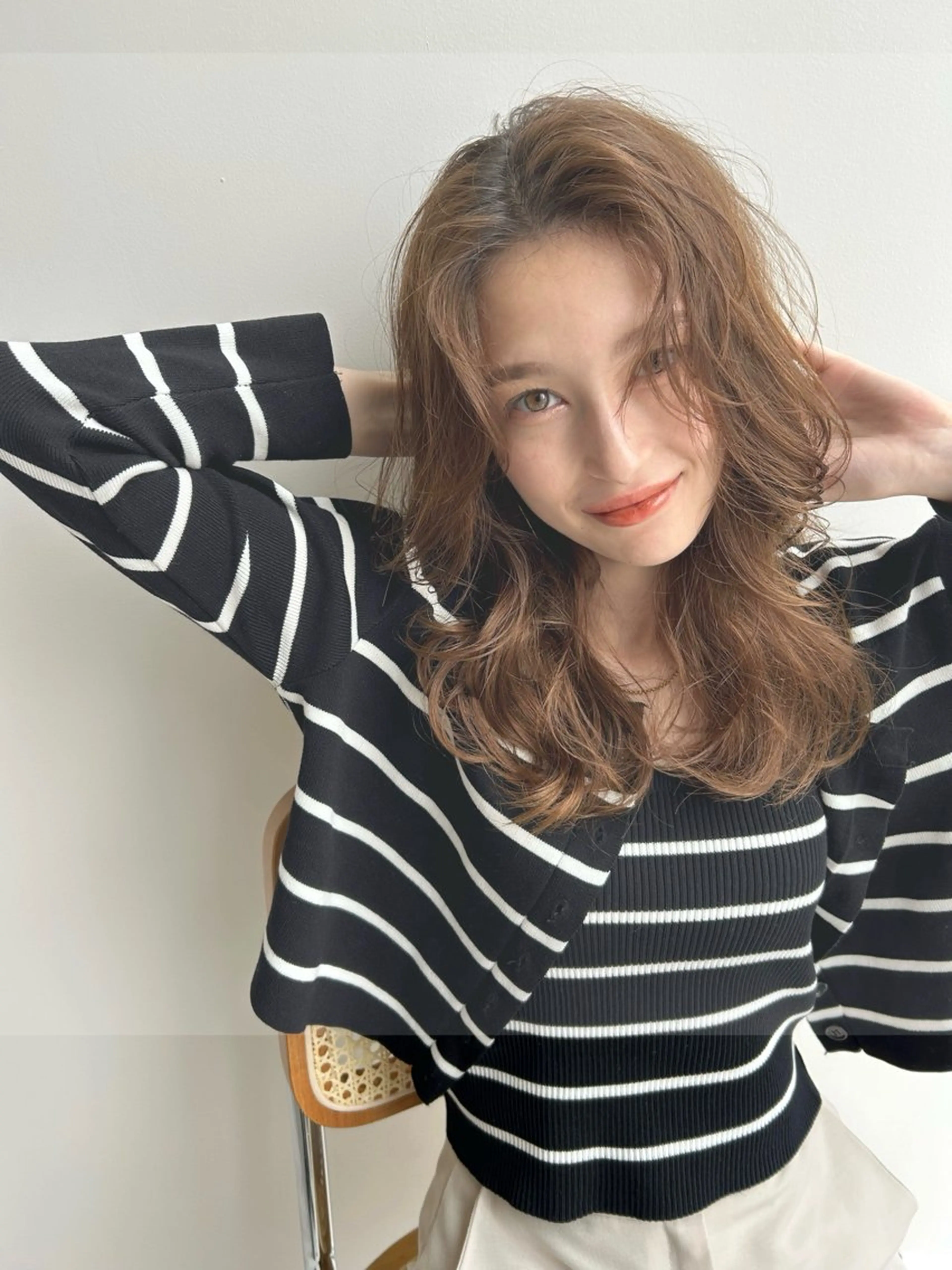 セミロング 韓国レイヤー透明感 カラーヨウスケのヘアスタイル