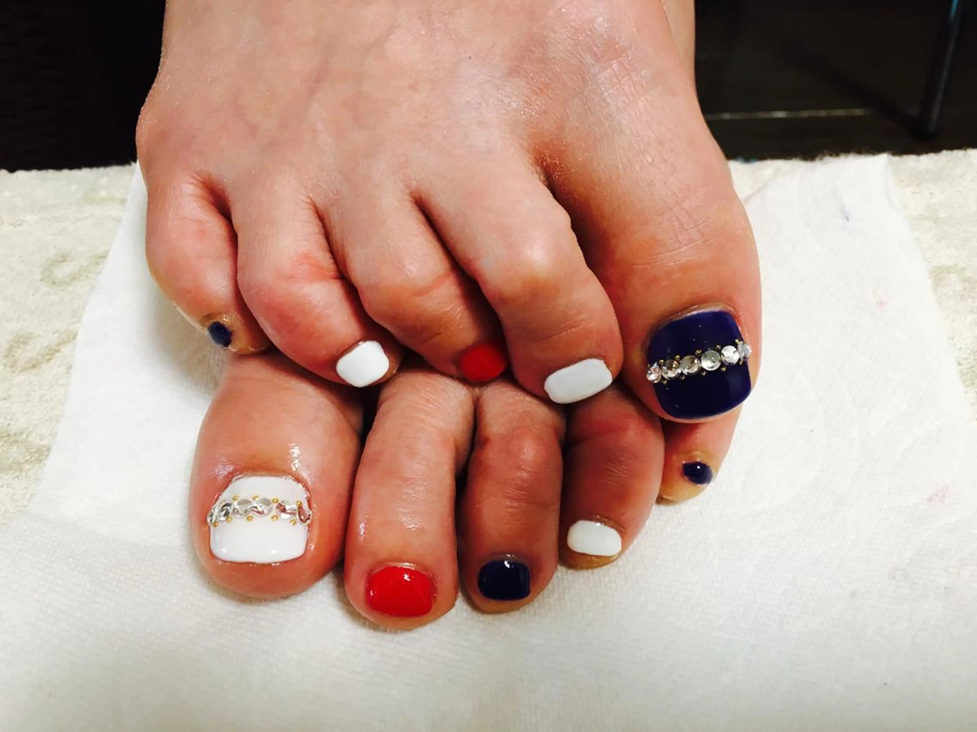 ネイル R ...Rの眉毛・アイブロウイメージ