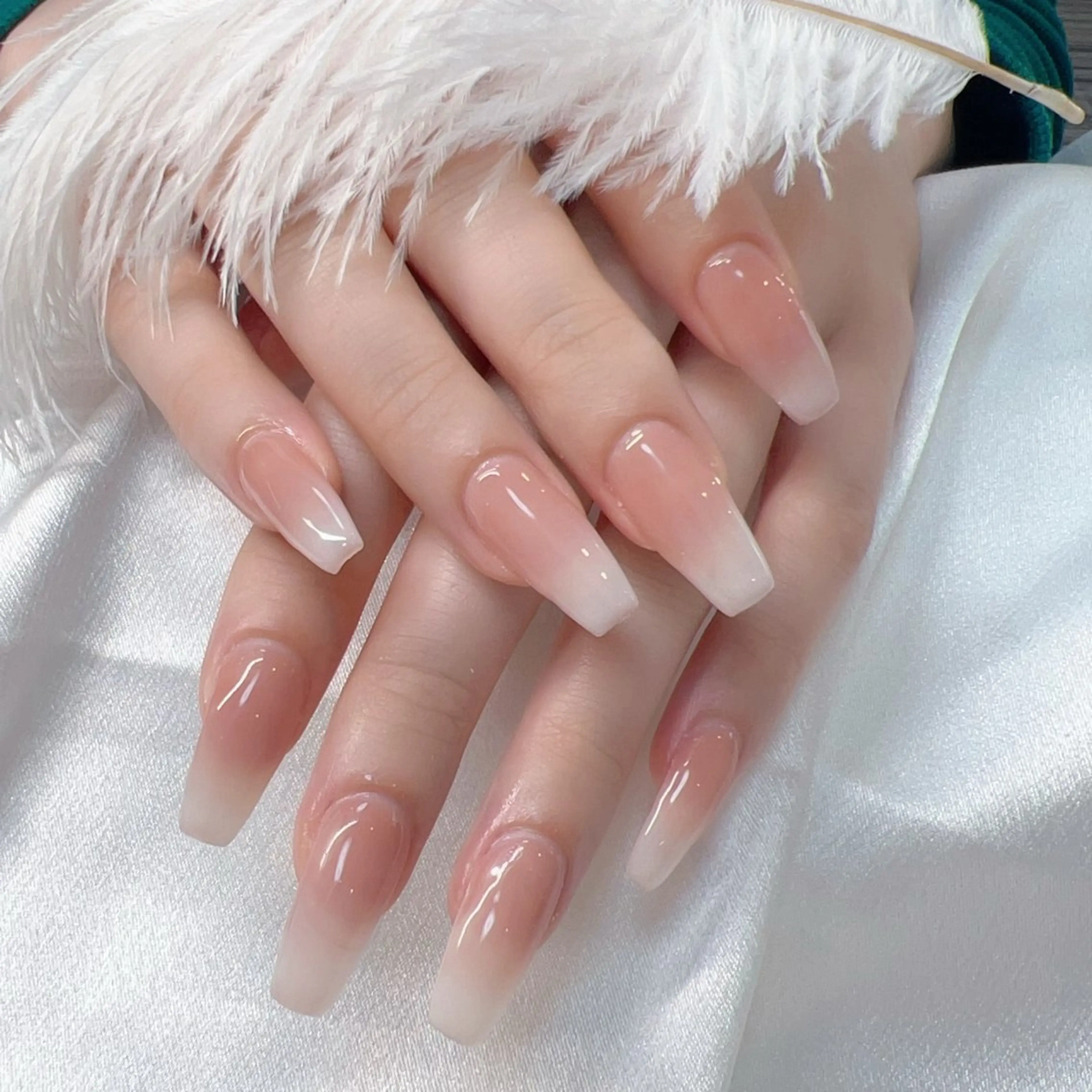 ネイル 長さ出し フットネイル フレンチネイル ジェルネイル 韓国ネイル Niko nailサロンのネイルデザイン