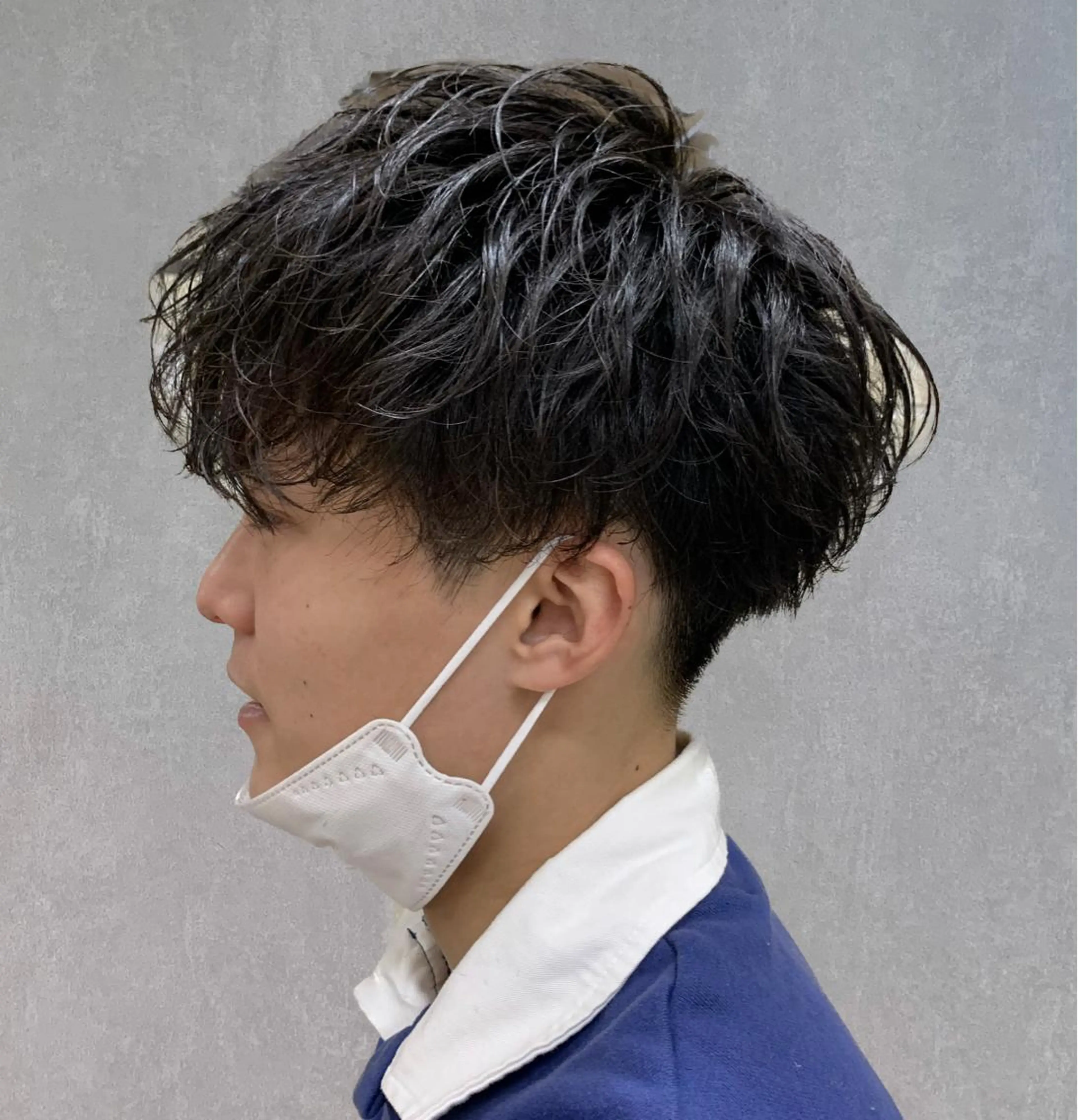 メンズ センターパート マッシュ メンズパーマ ツーブロック 刈り上げ 濱口 健慎のヘアスタイル