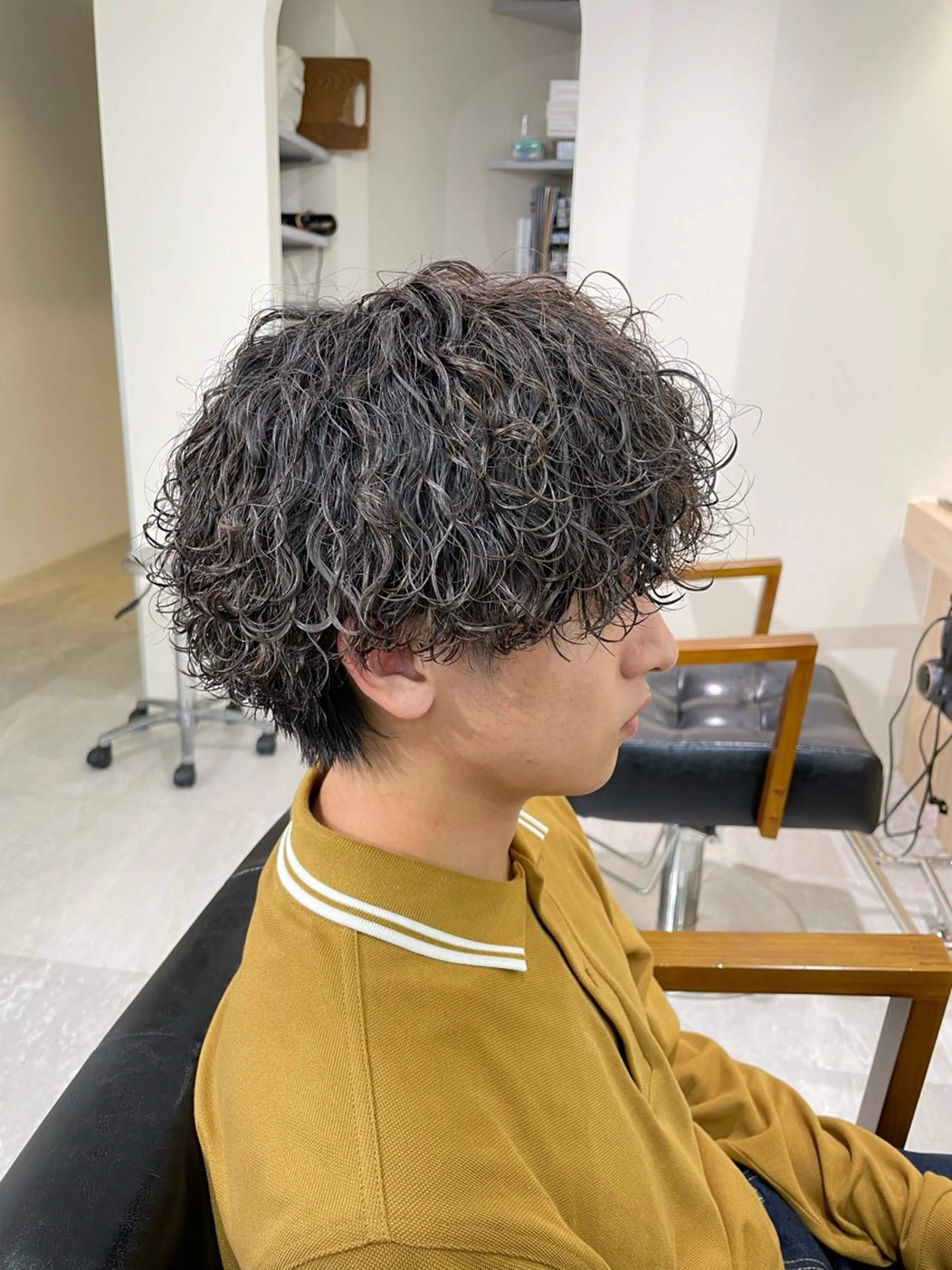 ミディアム パーマ メンズ カット パーマ マエダ リョウのヘアスタイル