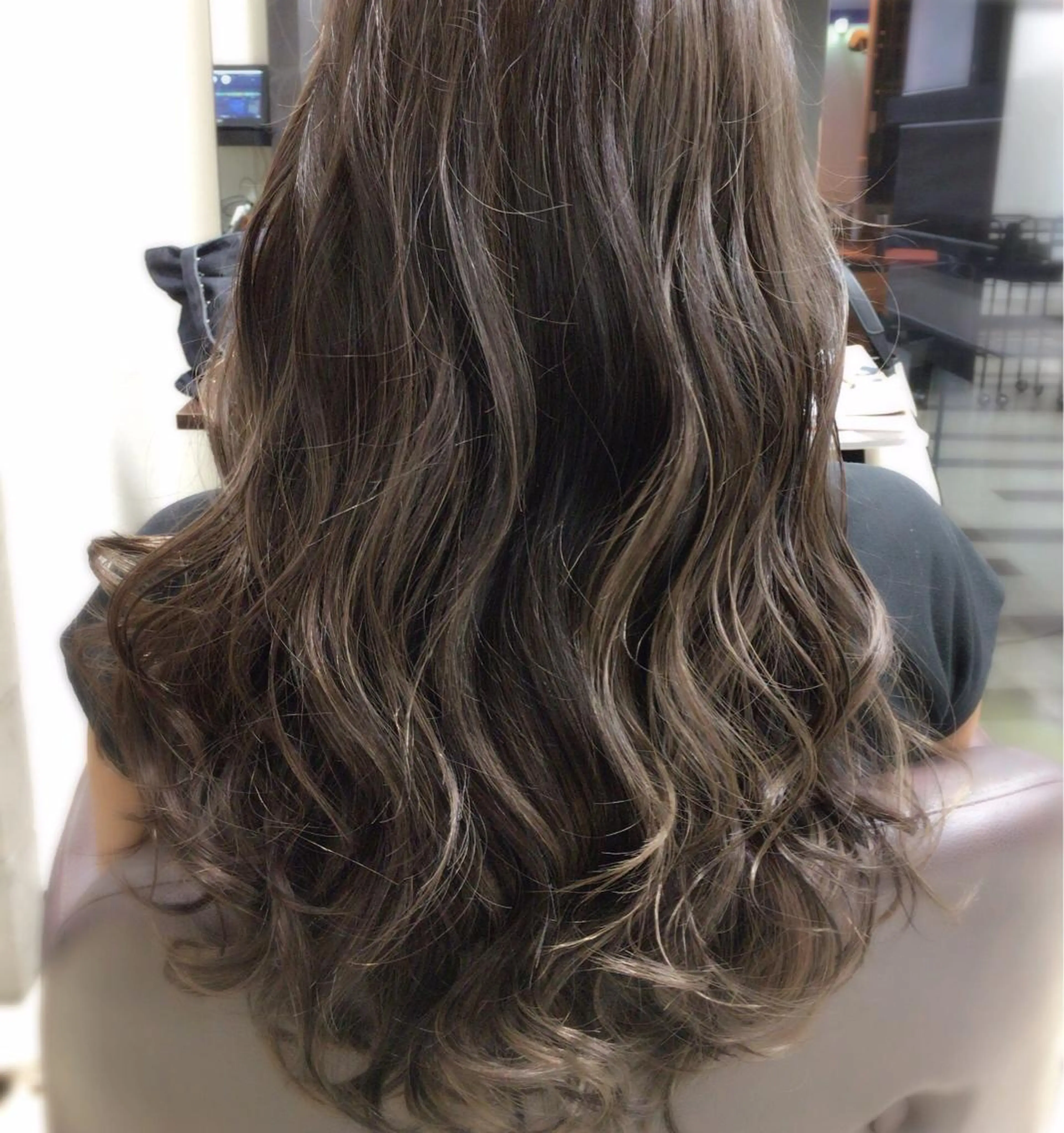 ミディアム カラー グレージュ ハイライトカラー ハイライト ヘアカラー トリートメント 大塚 貴之のヘアスタイル