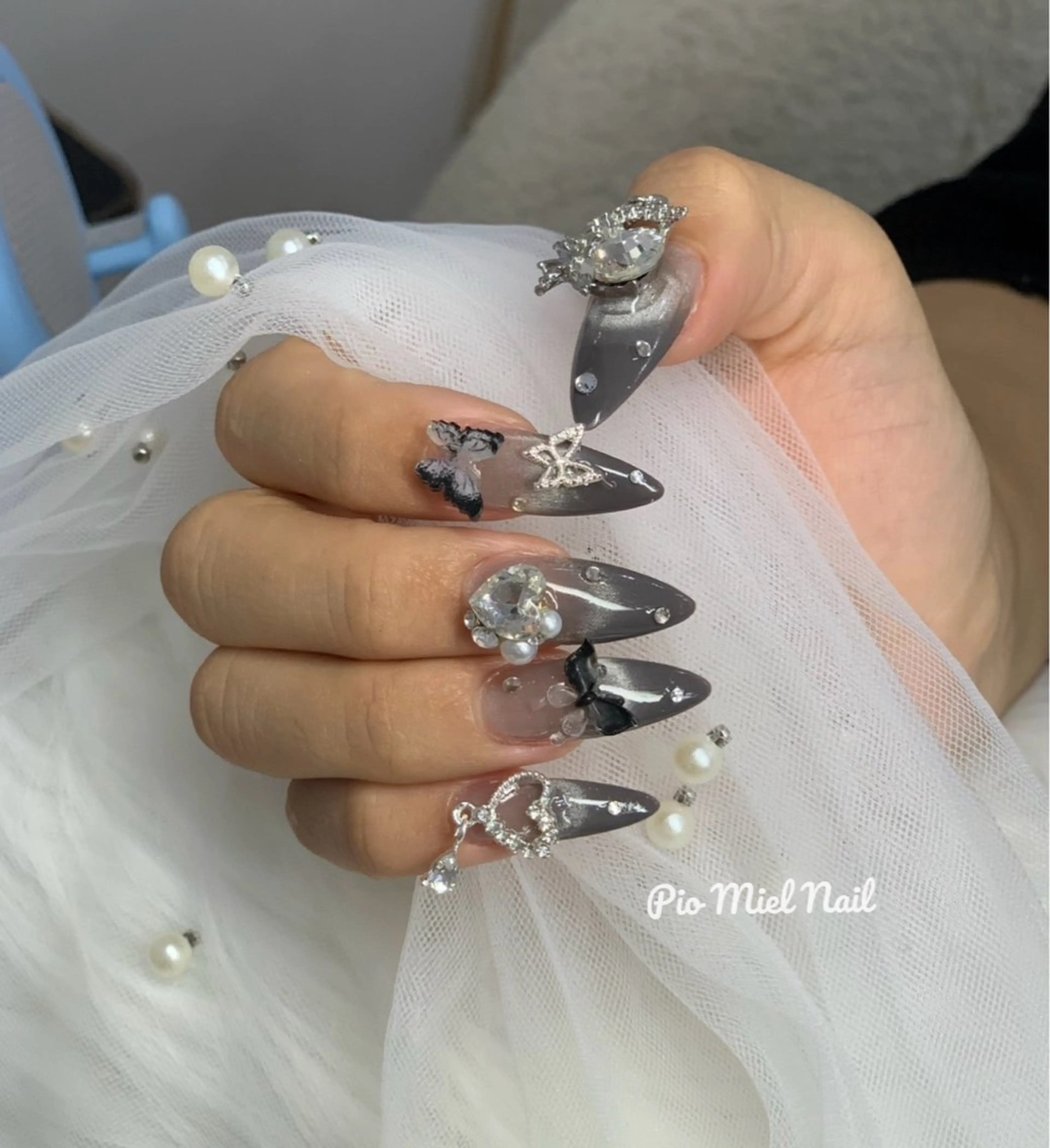 ミディアム 韓国風ヘア Pio Mielのネイルデザイン