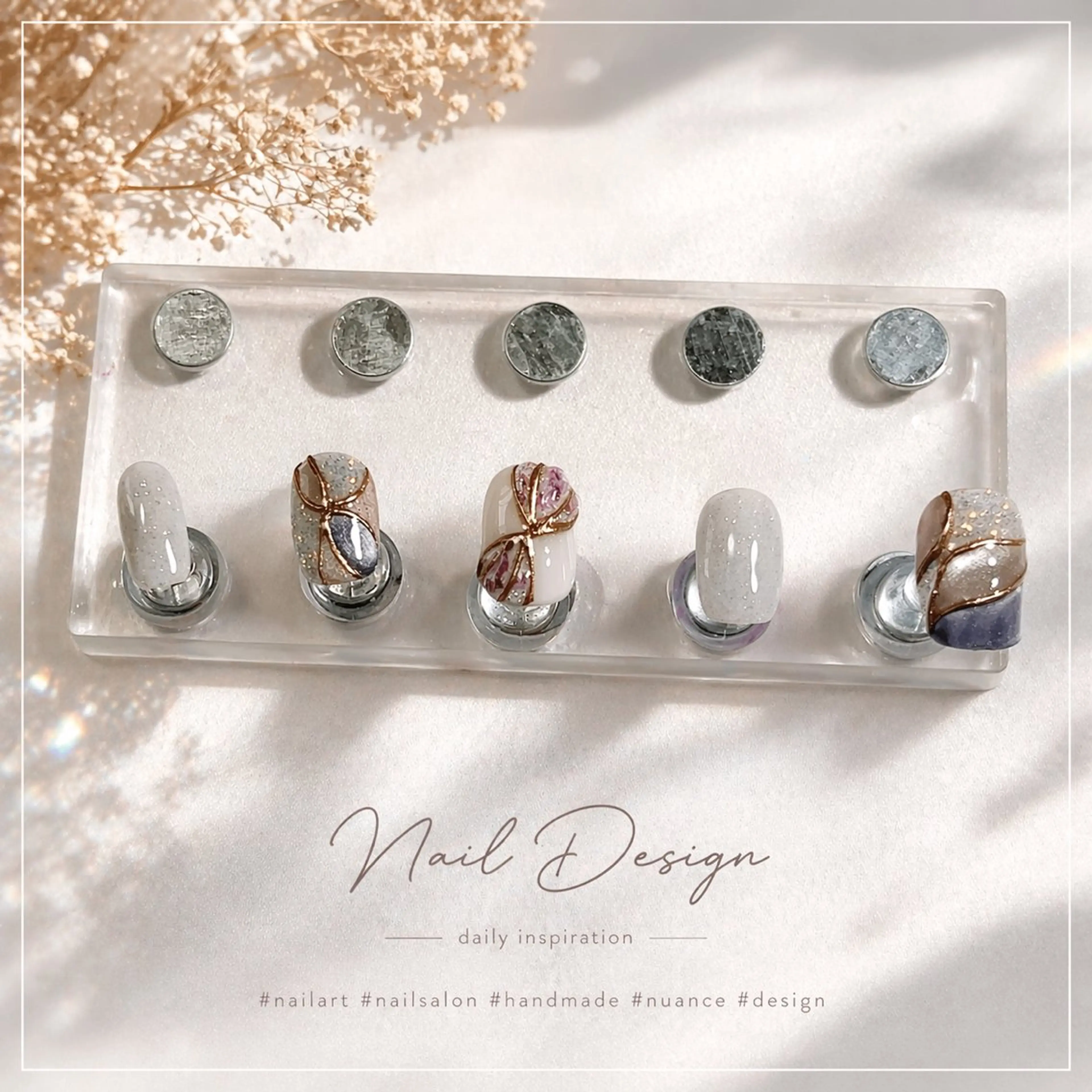 ネイル フラワーネイル ゴールド ミラーネイル ニュアンスネイル ハンドネイル 漆崎 茜のネイルデザイン