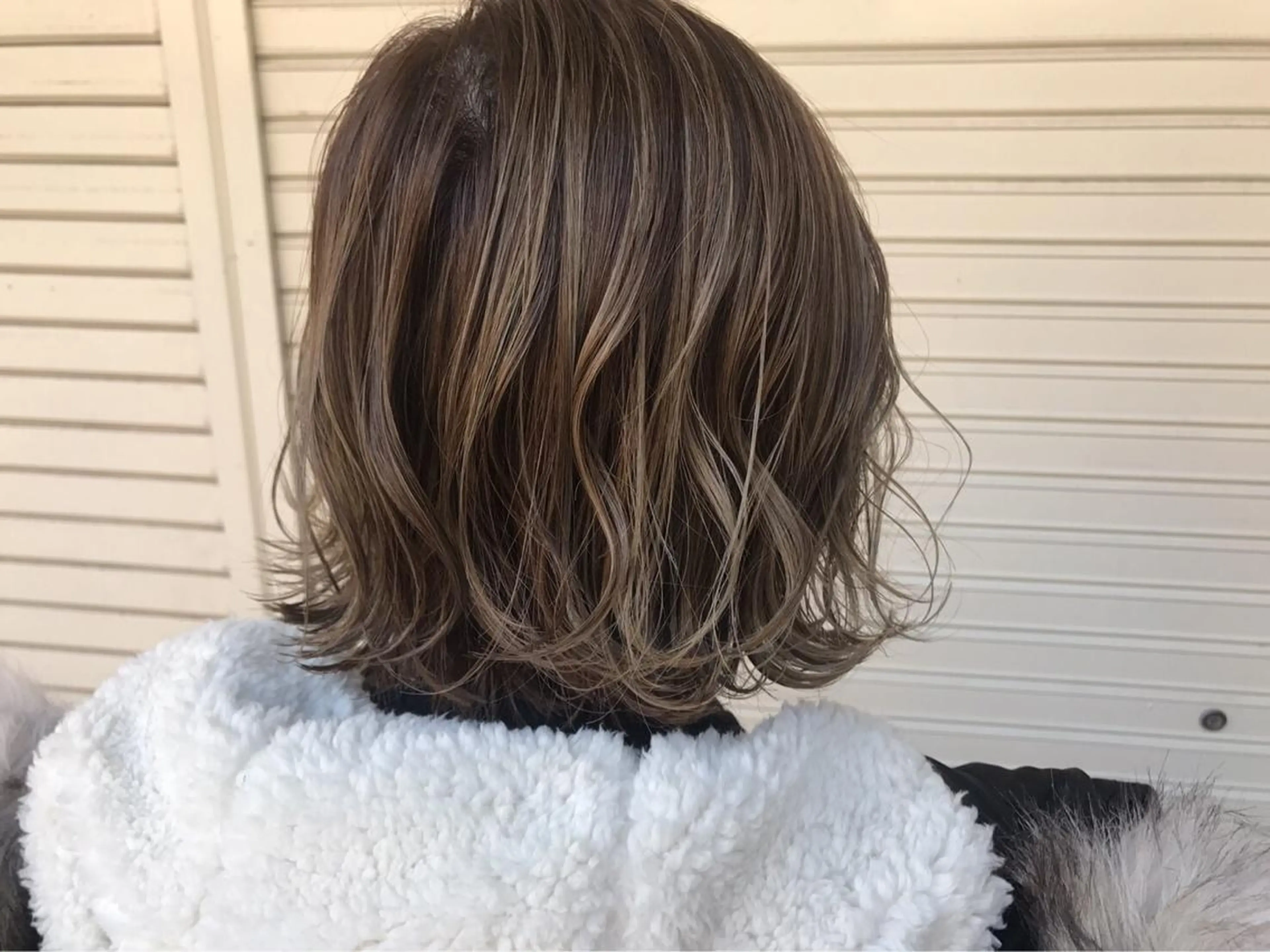 ミディアム カラー ニュアンスパーマ／ レイヤー／茶屋町のヘアスタイル