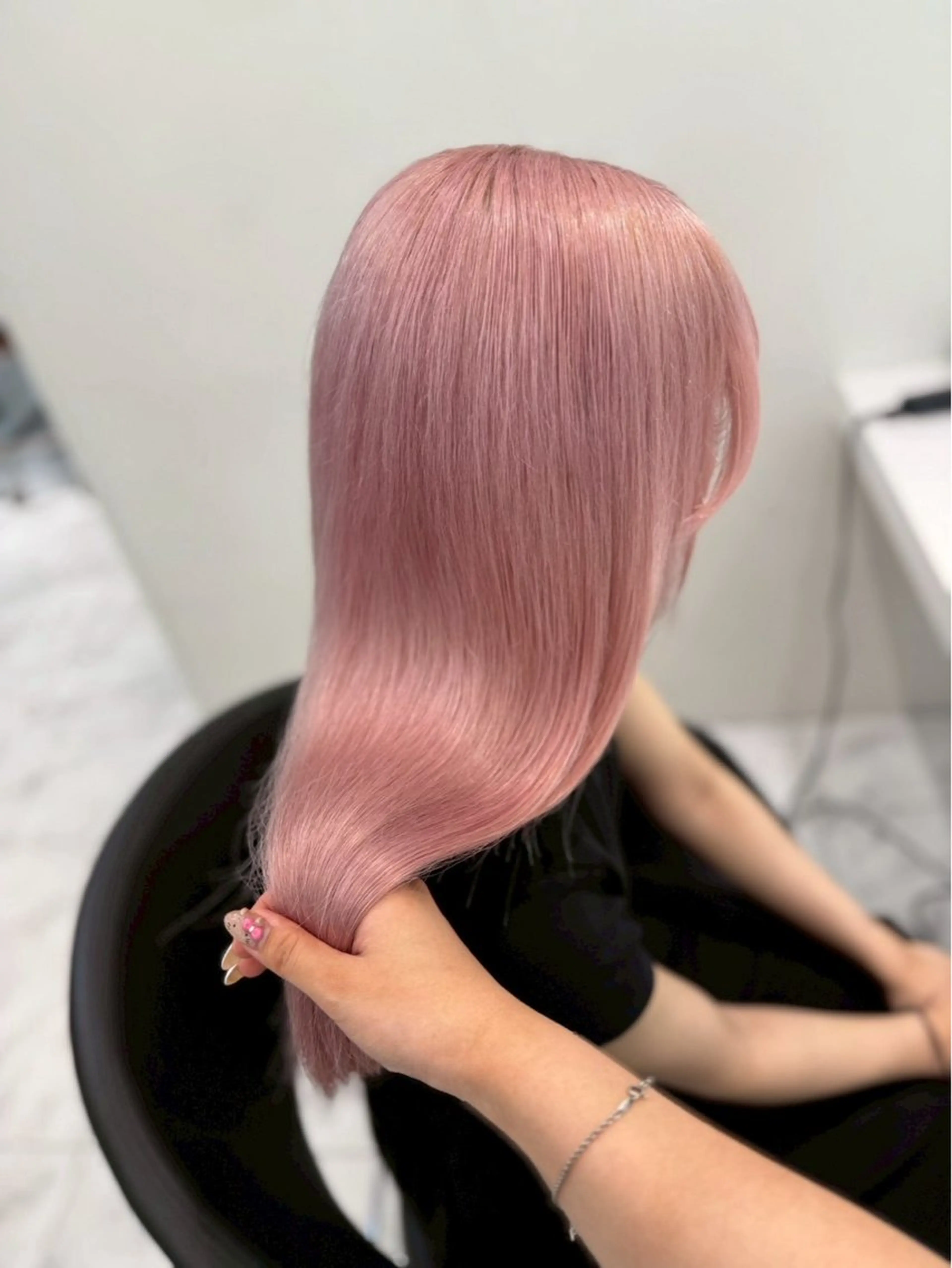 ロング カラー ブリーチ 透明感カラー ハイトーンカラー ヘアカラー ハイトーンカラー💞 くるみ🎀のヘアスタイル