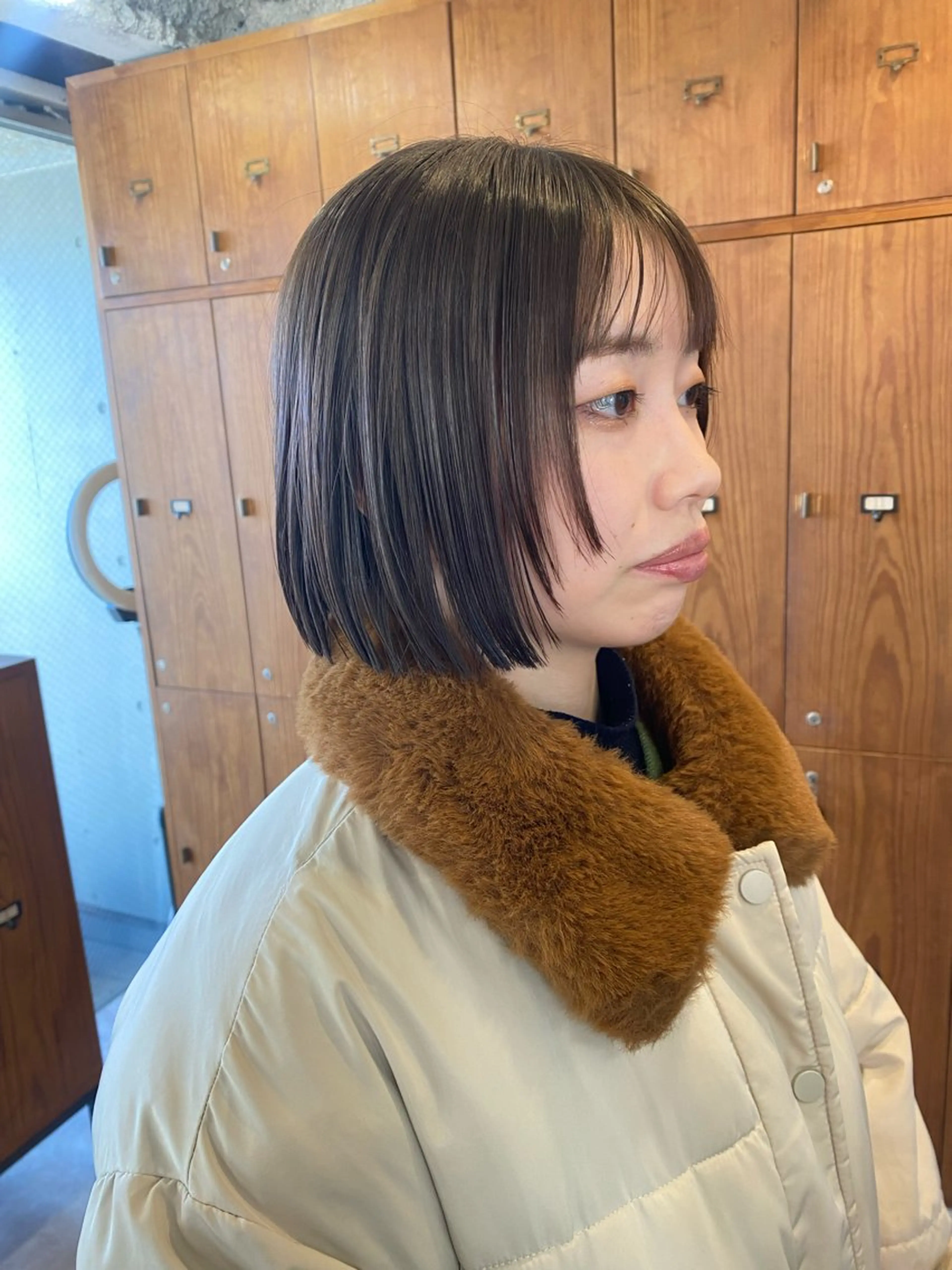 ミディアム カラー 顔まわりレイヤー レイヤーカット カット ヘアカラー トリートメント AYANO ／レイヤー／オリーブのヘアスタイル