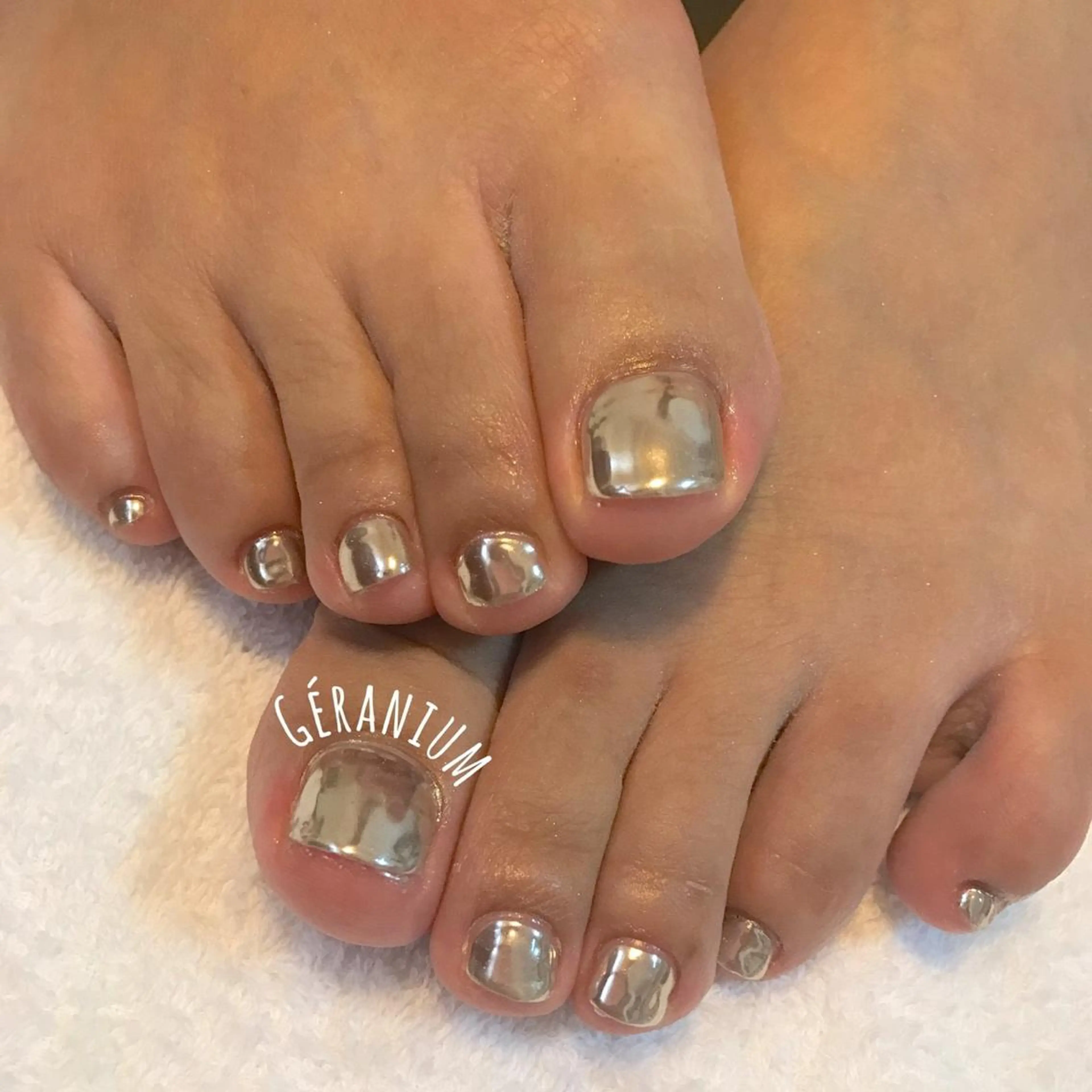 ネイル ミラーネイル GéRanium Harukaのネイルデザイン