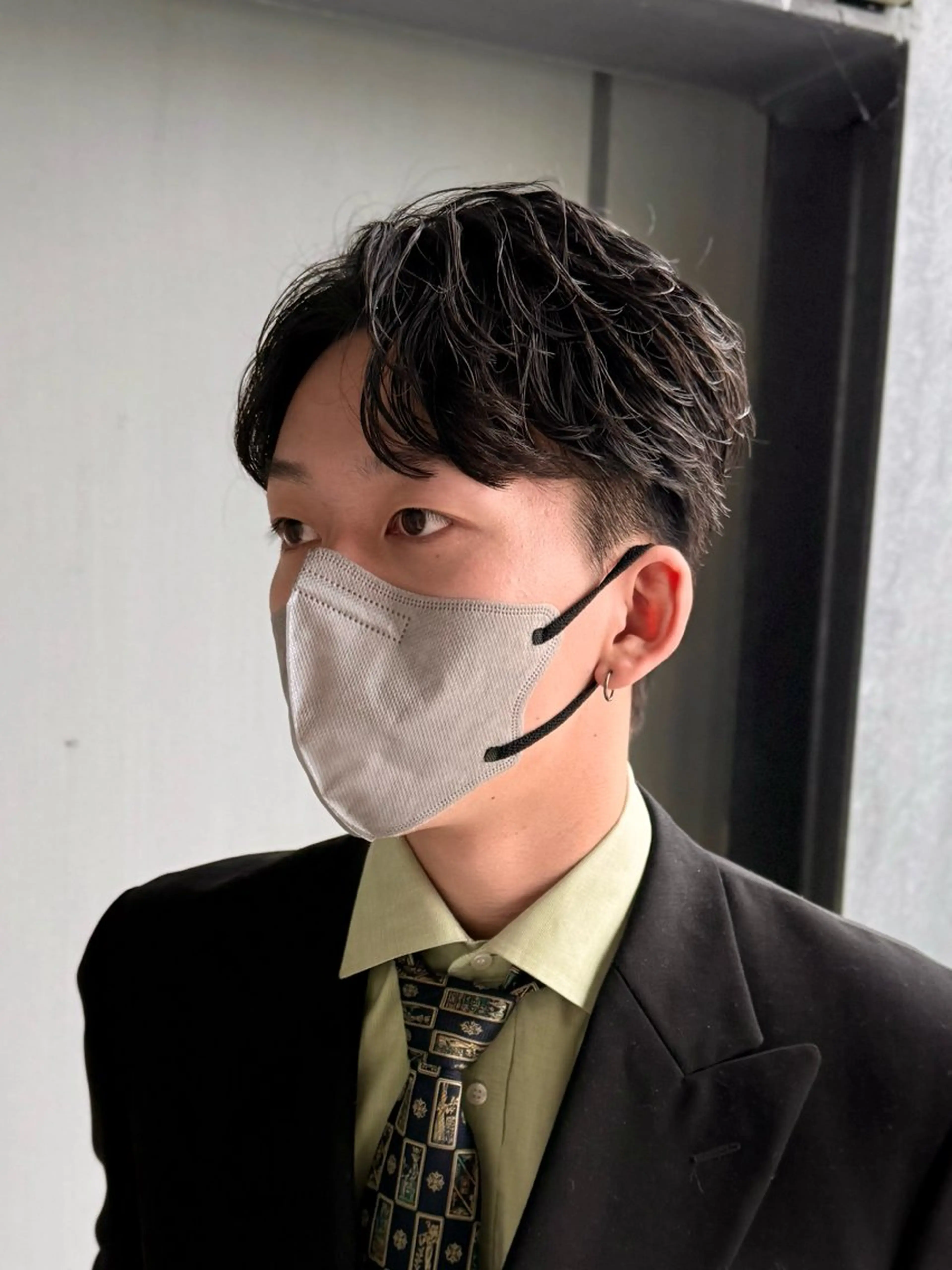 ショート メンズ カット ハイトーンニュアンス 毛流れシャドウパーマのヘアスタイル