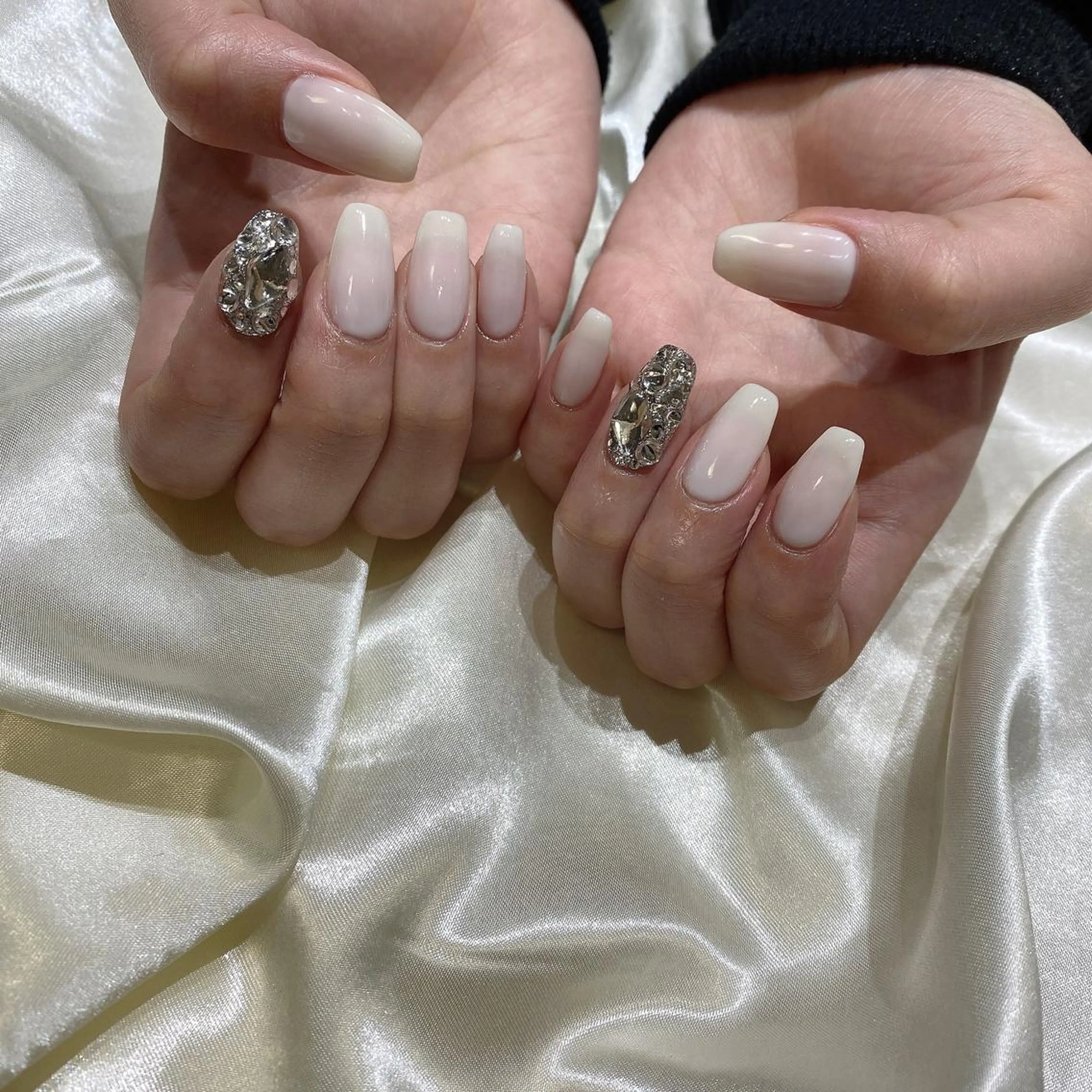 ネイル ハンドネイル 西岡 杏のネイルデザイン