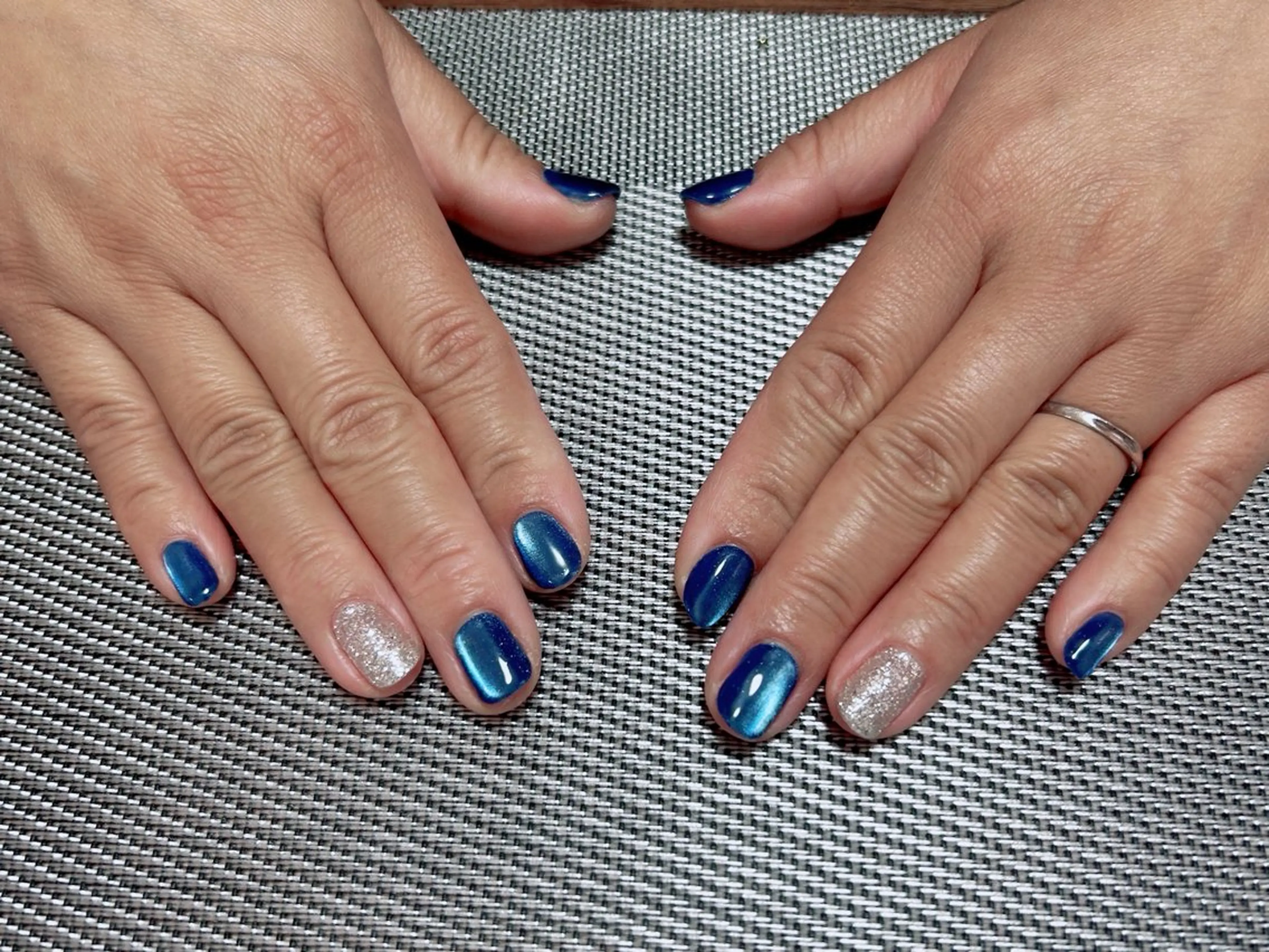 ネイル おそろいネイル ハンドネイル i nailのネイルデザイン