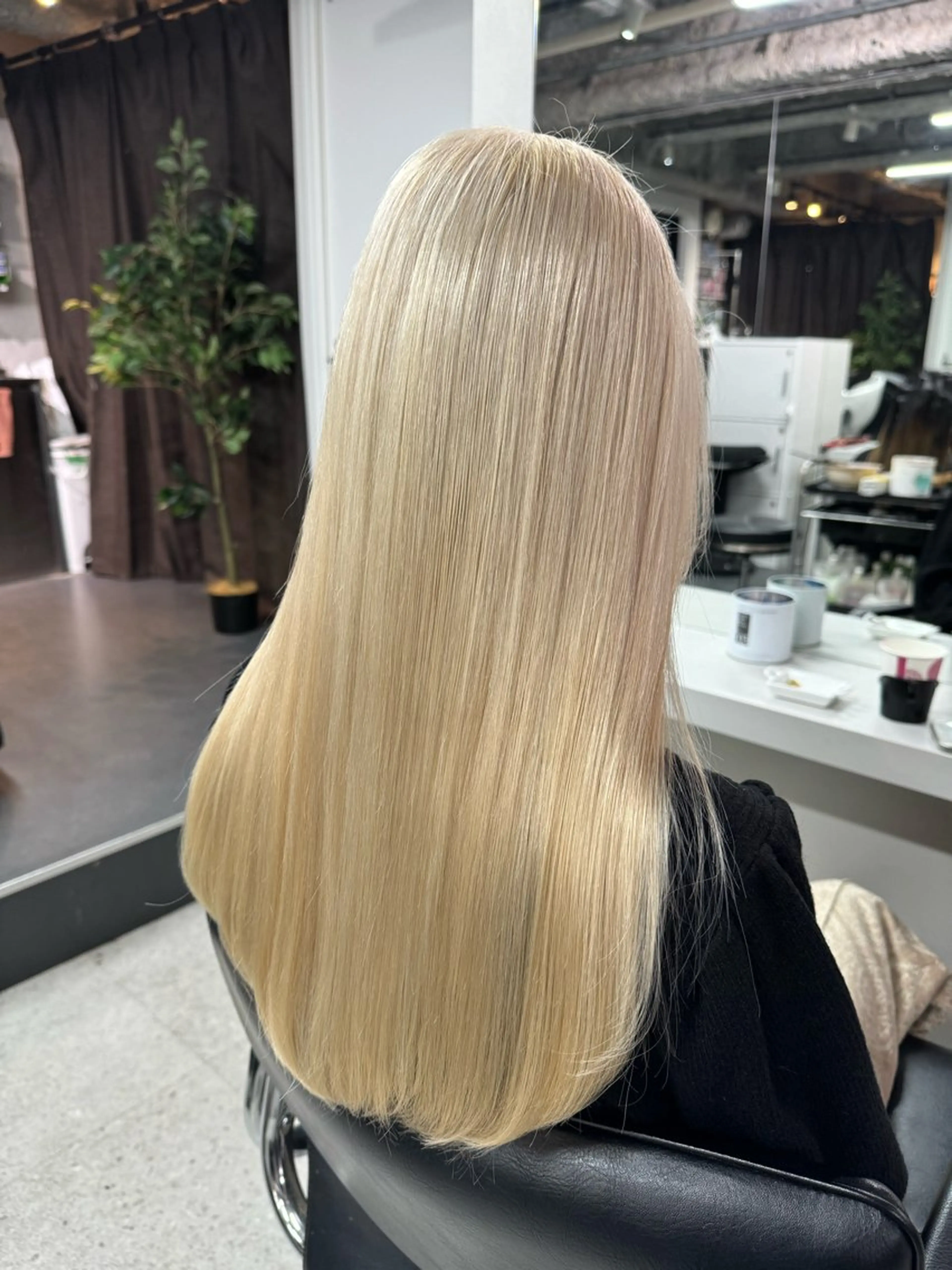 ロング カラー ヘアカラー トリートメント ハイトーン&髪質改善 ＆韓国エクステ🤎のヘアスタイル