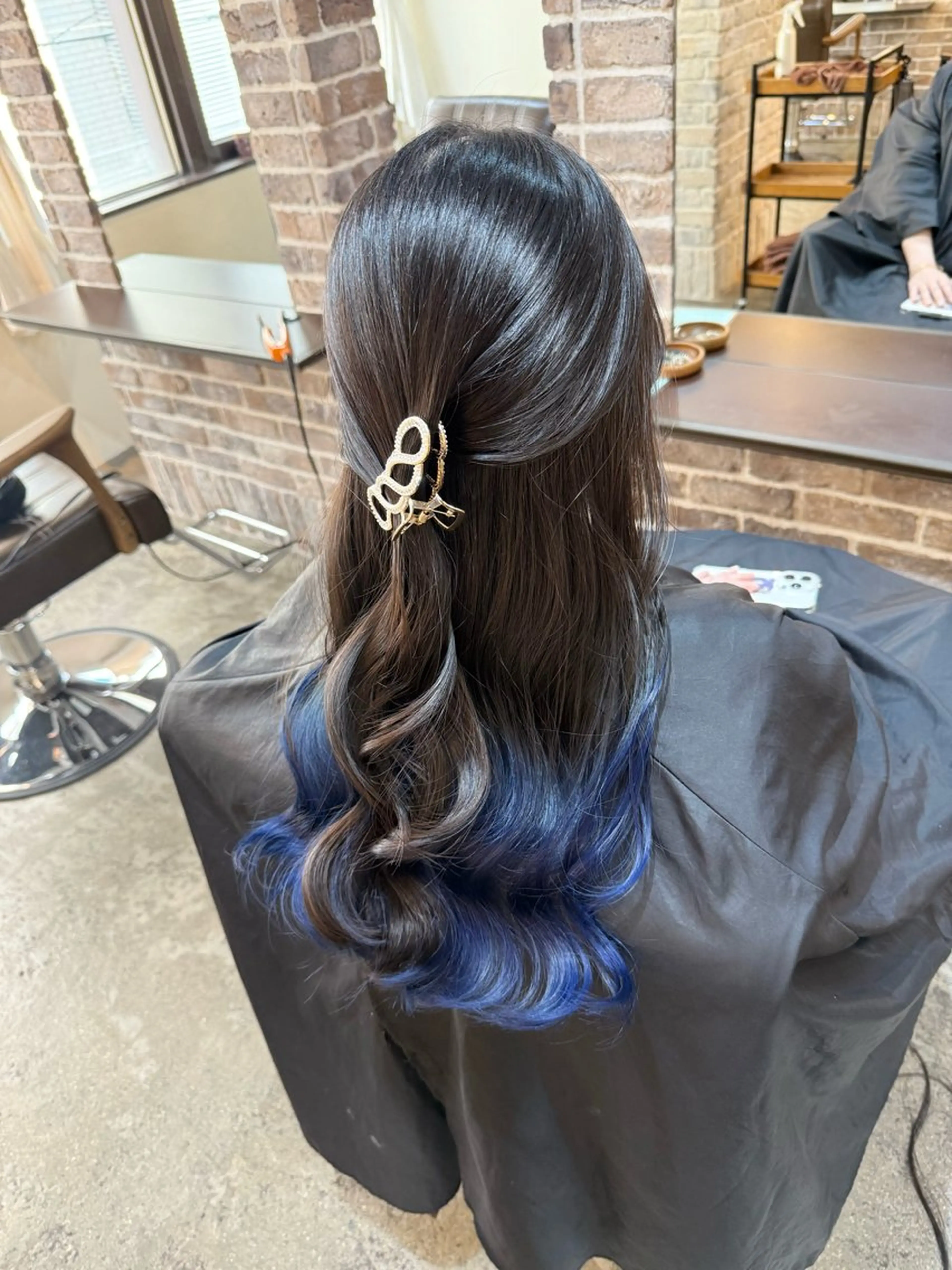 ロング カラー ブリーチ ブルーカラー ブラウンカラー ダークブラウン インナーカラー カット ヘアカラー トリートメント 艶カラー/インナー /グラデ/大西小百合のヘアスタイル