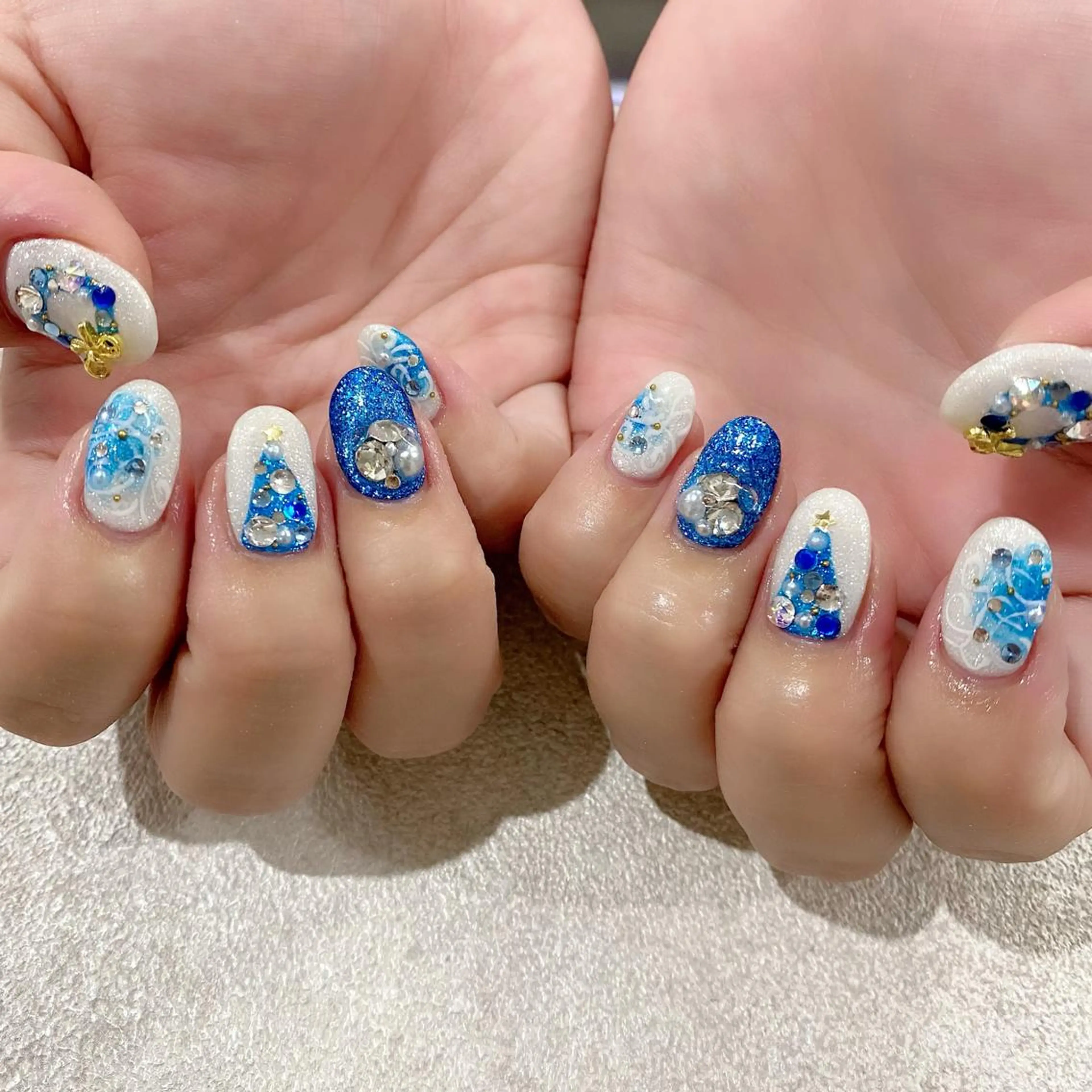 ネイル ブルー ホワイト 冬ネイル クリスマス ハンドネイル Salon Ｋのネイルデザイン