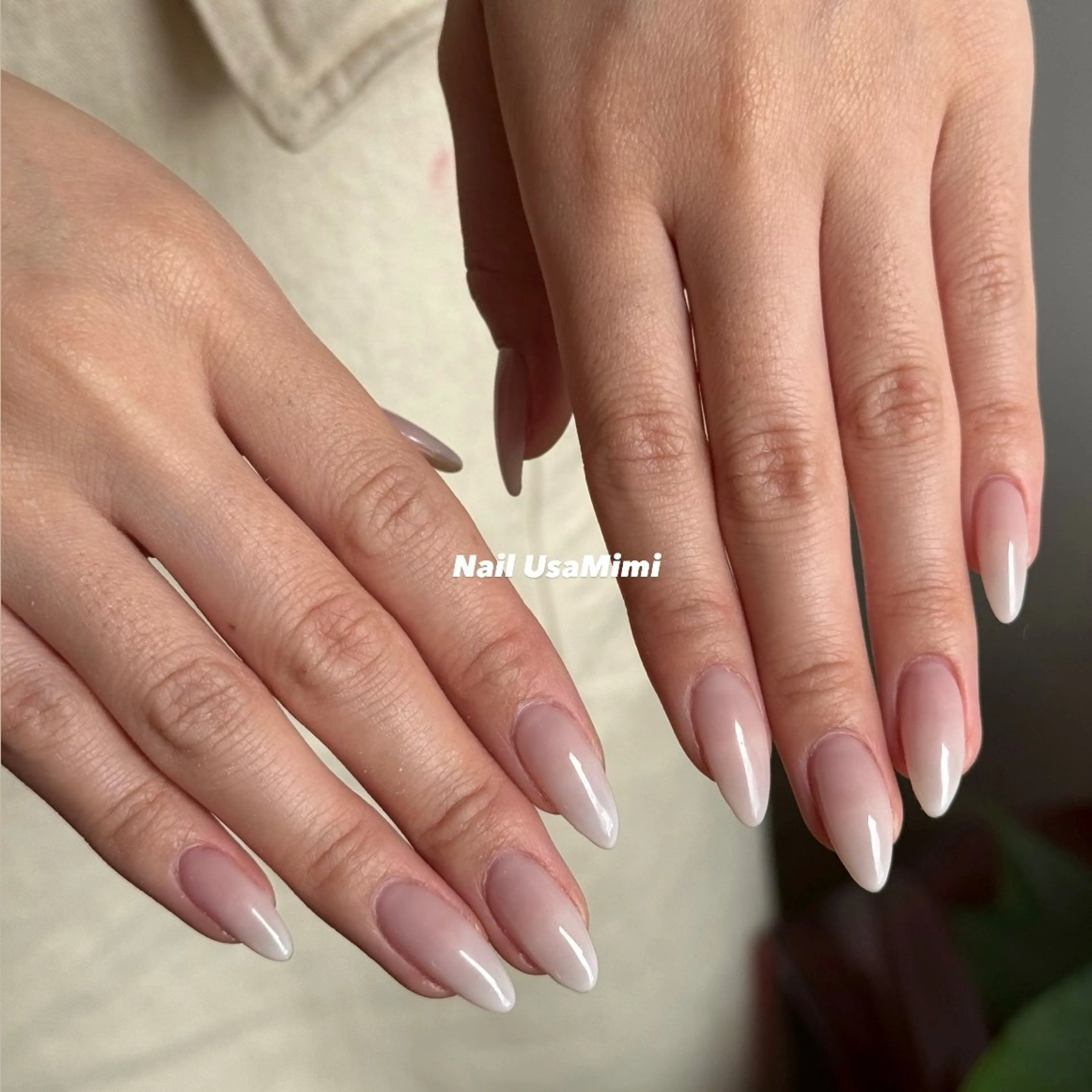 ネイル グラデーション ホワイト ハンドネイル 本町ネイルNail UsaMimiのネイルデザイン