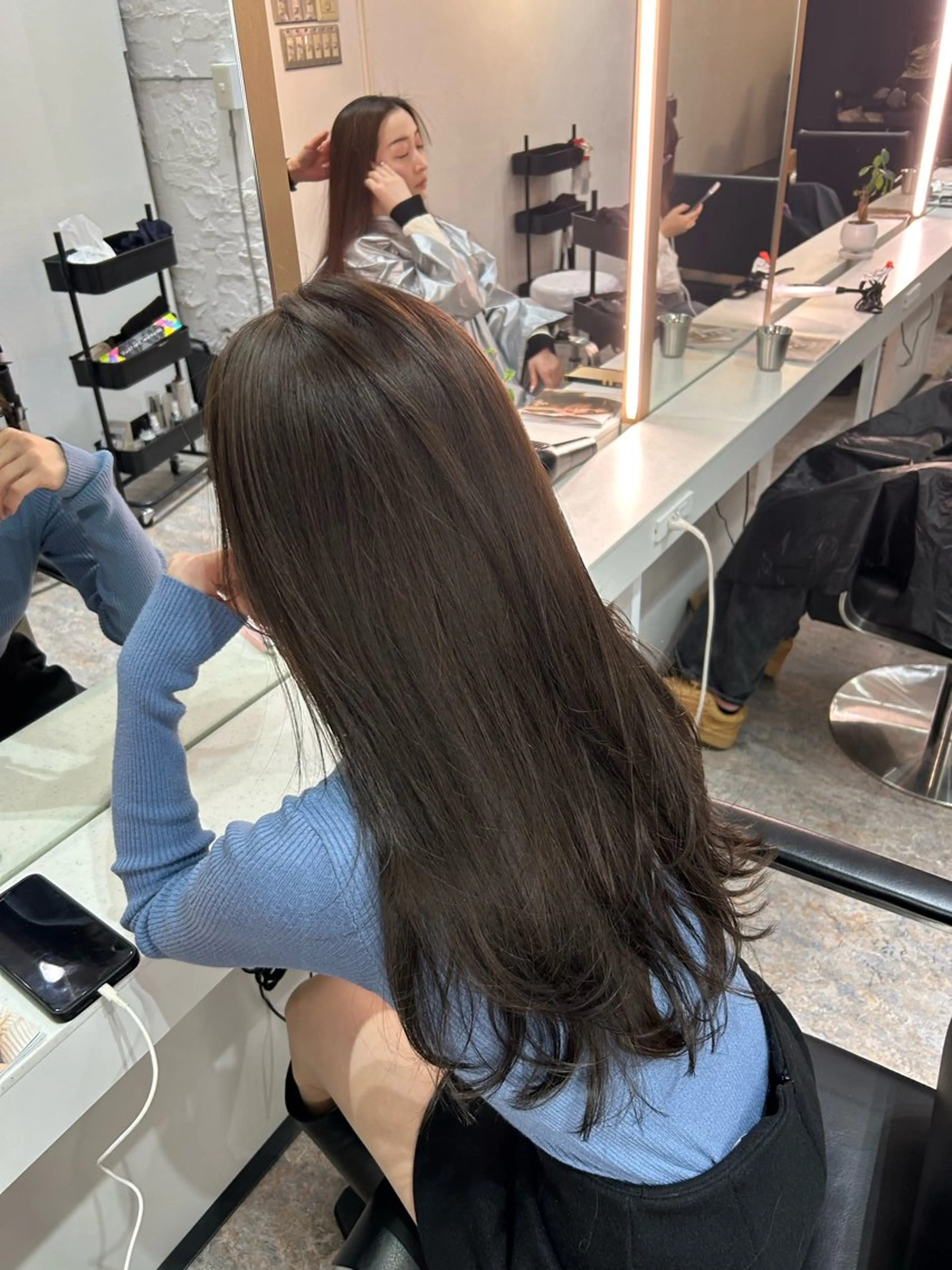 ロング カラー グレージュ カーキグレージュ カット ヘアカラー トリートメント レイヤーカット BLend 渋谷のヘアスタイル