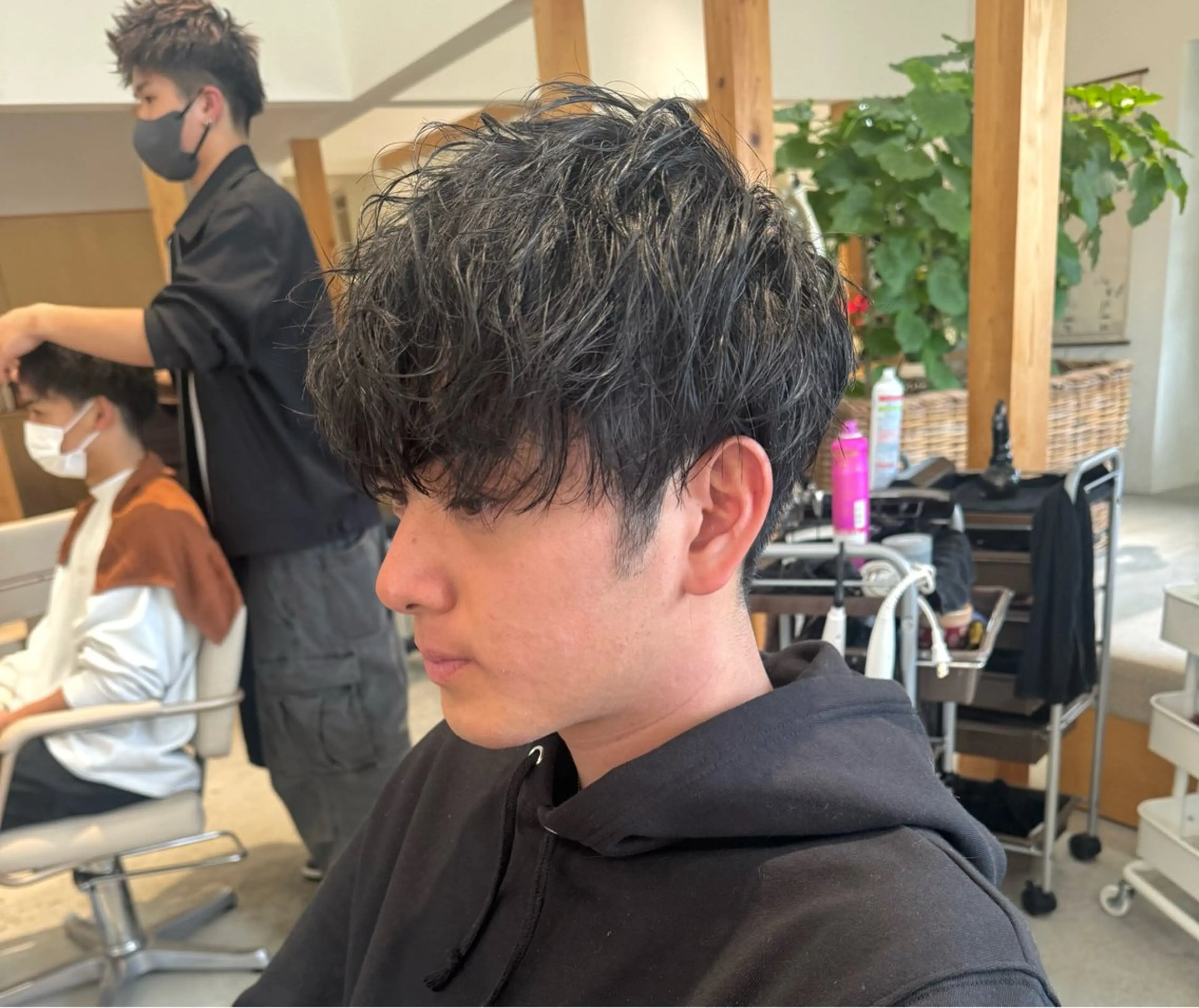 ショート パーマ メンズ メンズ韓国風 マッシュ メンズパーマ 韓国風ヘア ニュアンスパーマ 服部 雄輝のヘアスタイル