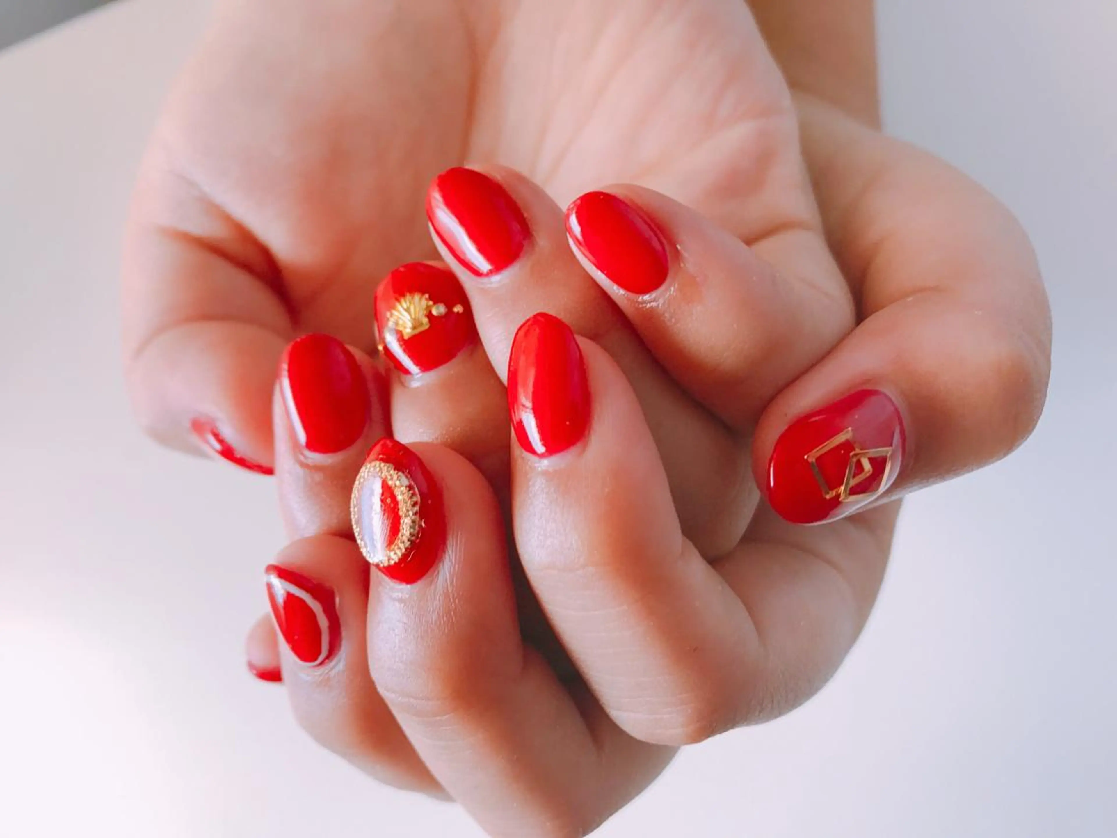 ネイル 赤色 【カメレオン】 上村 祥子のその他イメージ