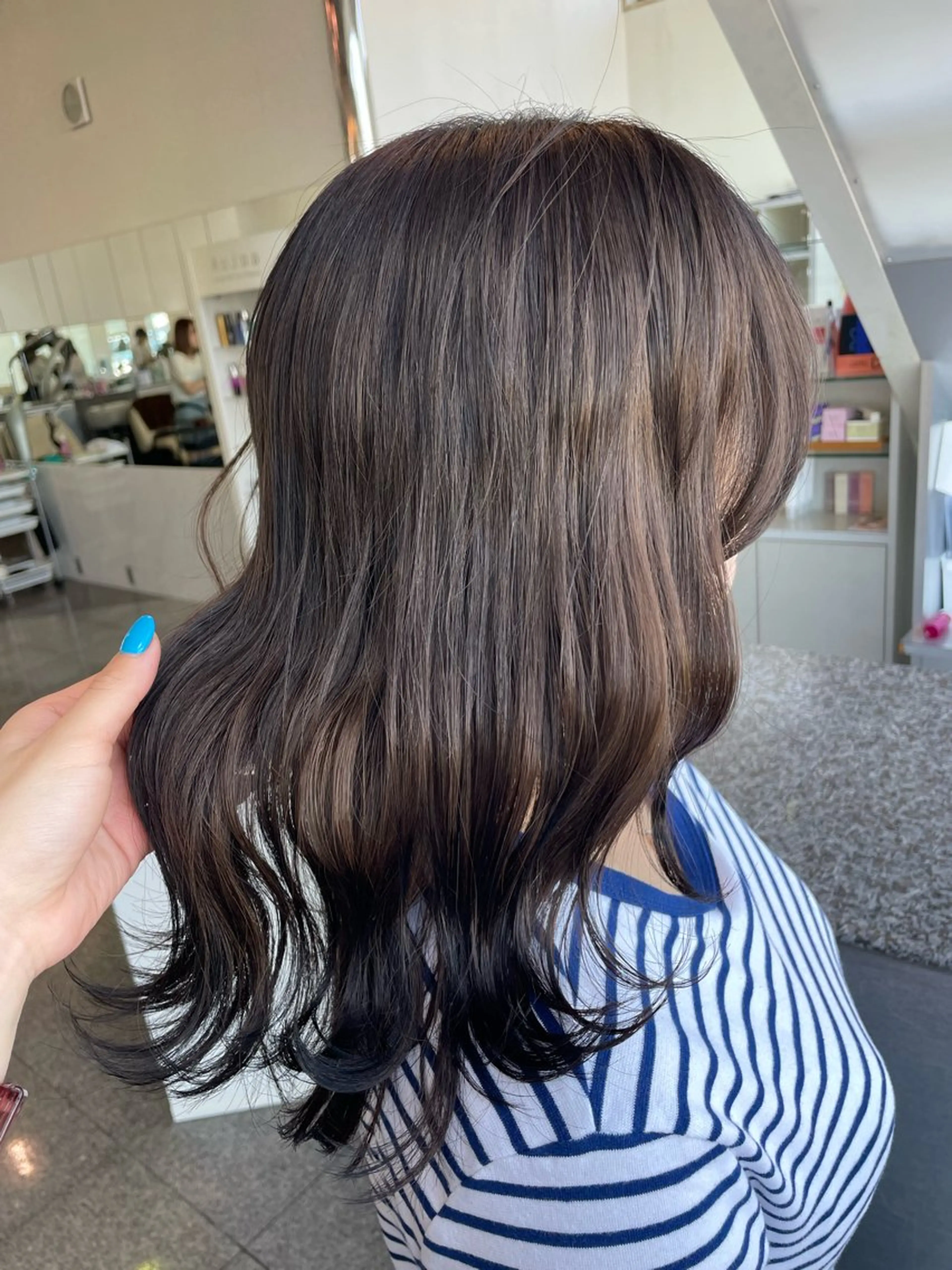 ミディアム カラー ブリーチ グレージュ ブリーチなしカラー ハイトーン/ブリーチ 🤍足立里湖のヘアスタイル