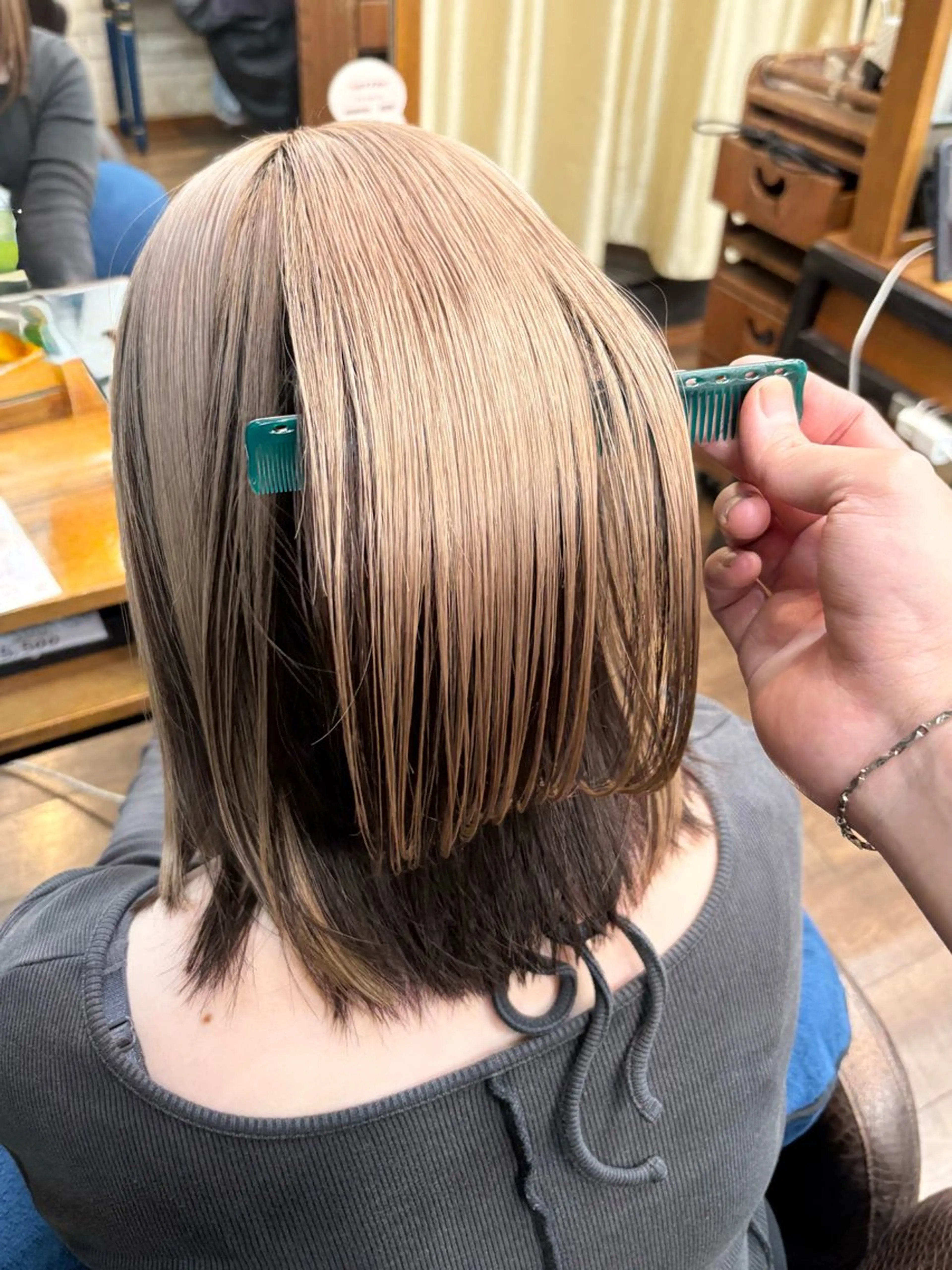 ミディアム カット ヘアカラー トリートメント メンズ特化×女性 施術◎清水 真之介のヘアスタイル