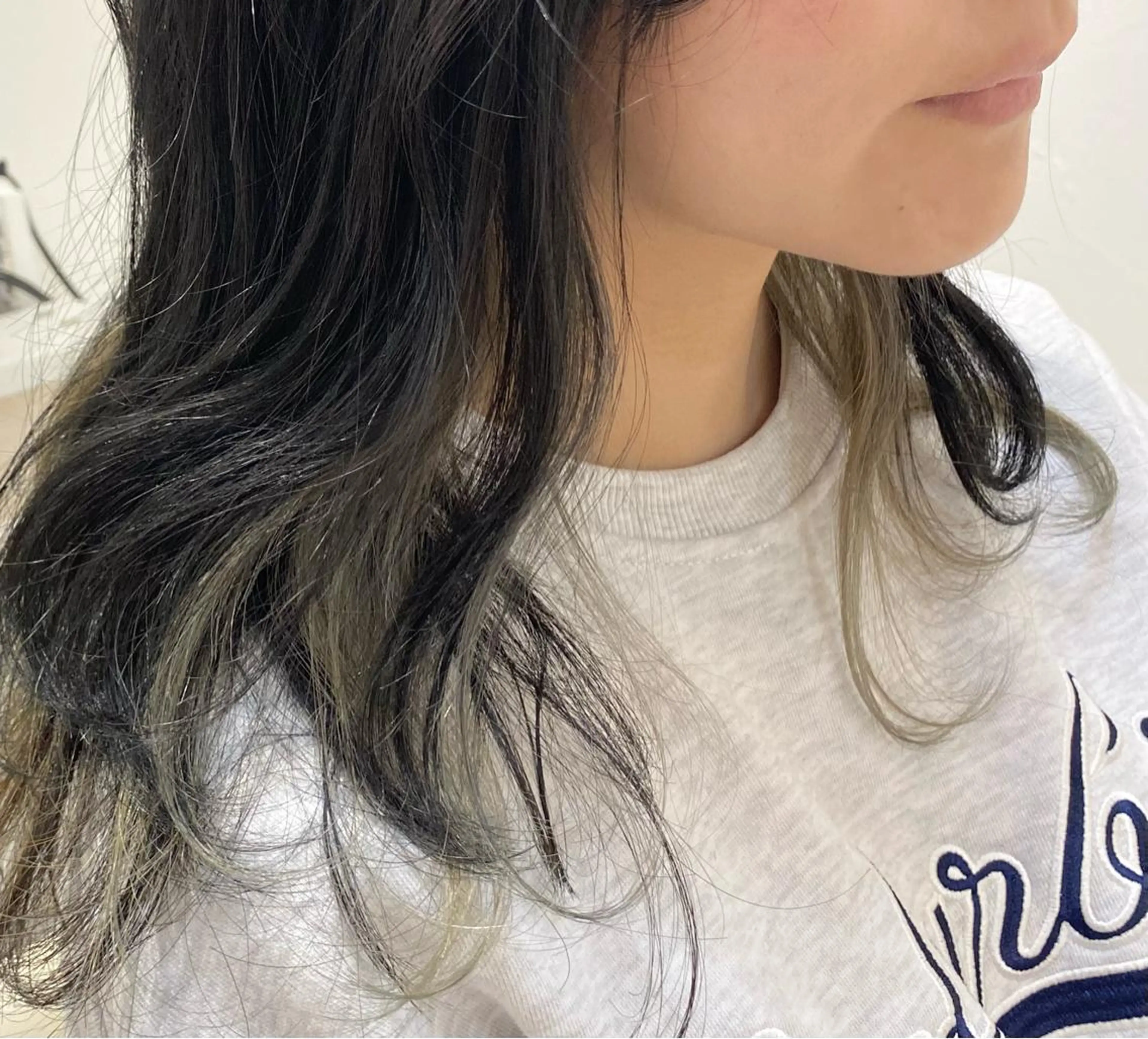 ミディアム カラー ブリーチ ケアブリーチ 透明感カラー ダブルカラー イヤリングカラー ブリーチなしWカラー /酸性ストレート河本のヘアスタイル