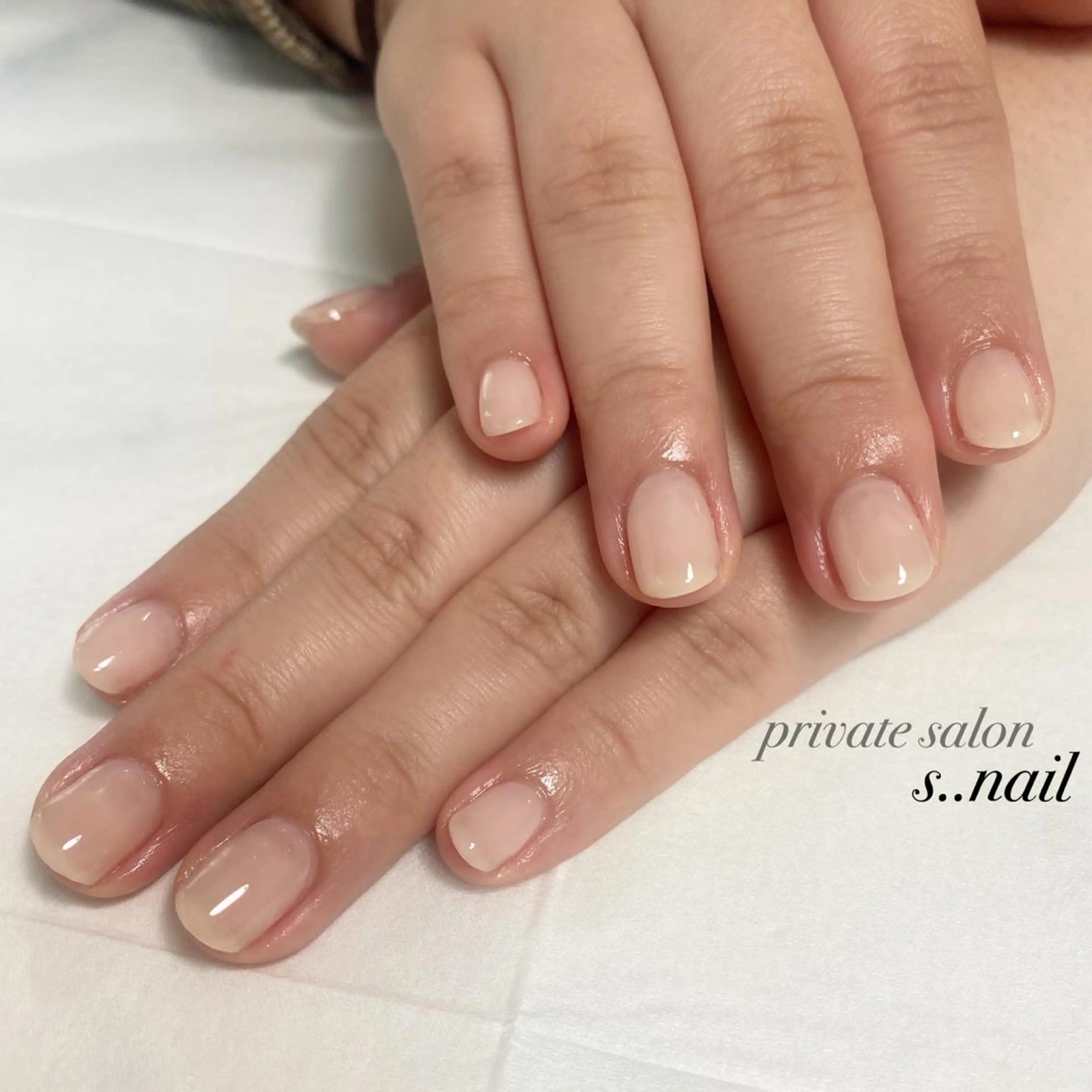 ネイル ホワイト ハンドネイル フットネイル s..nail / MORITAのネイルデザイン
