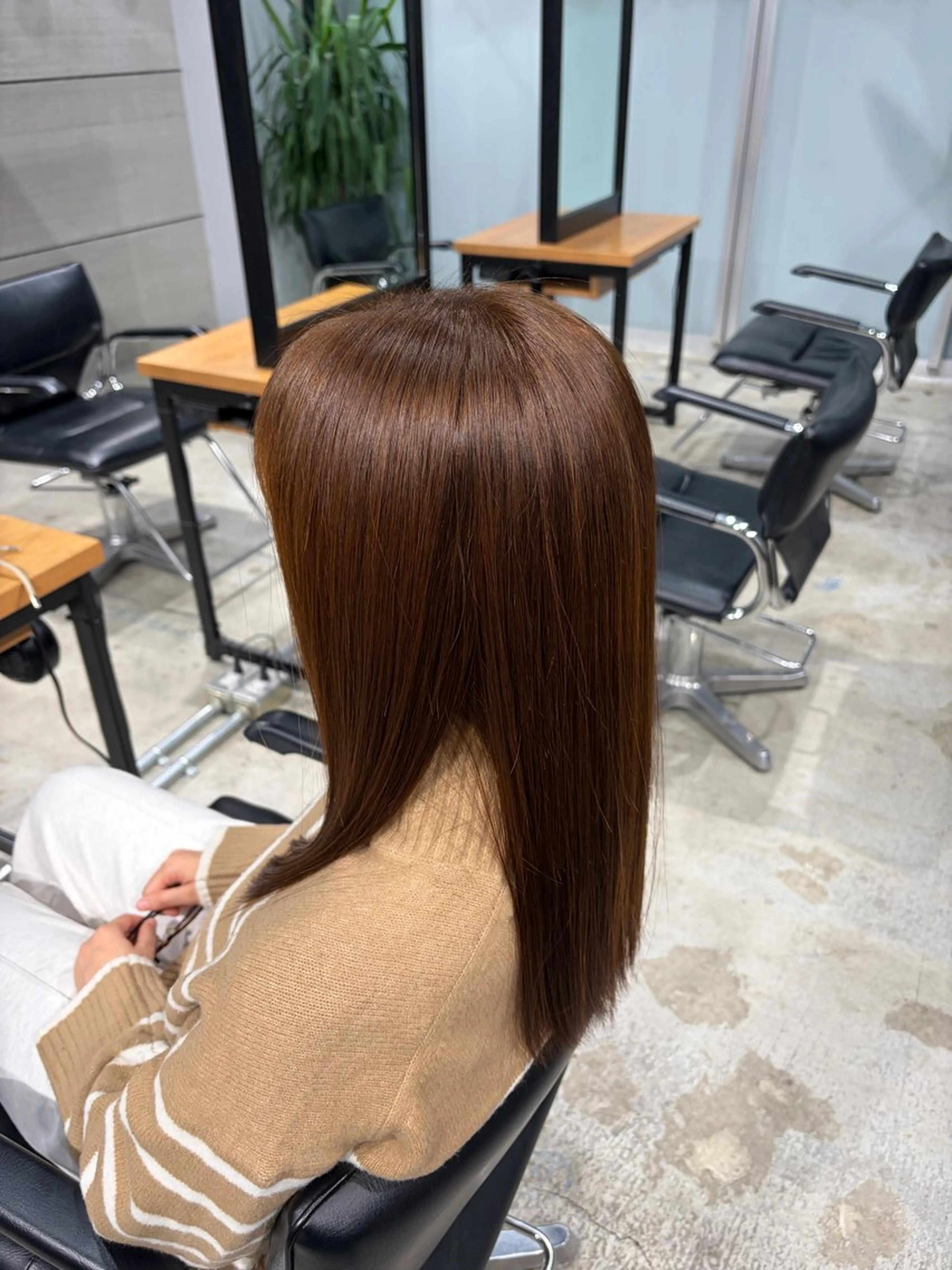 セミロング カラー ヘアカラー ナチュラルカラー リタッチ　あんりのヘアスタイル